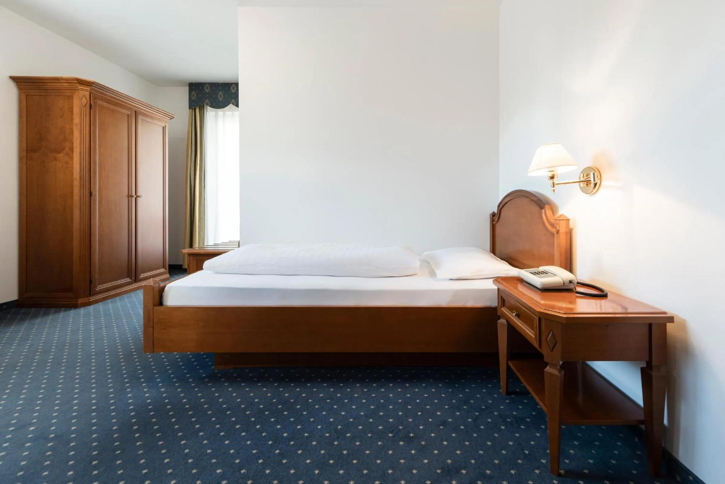 Bedroom, Bed in Weingarten Terlan - Rooms & Breakfast