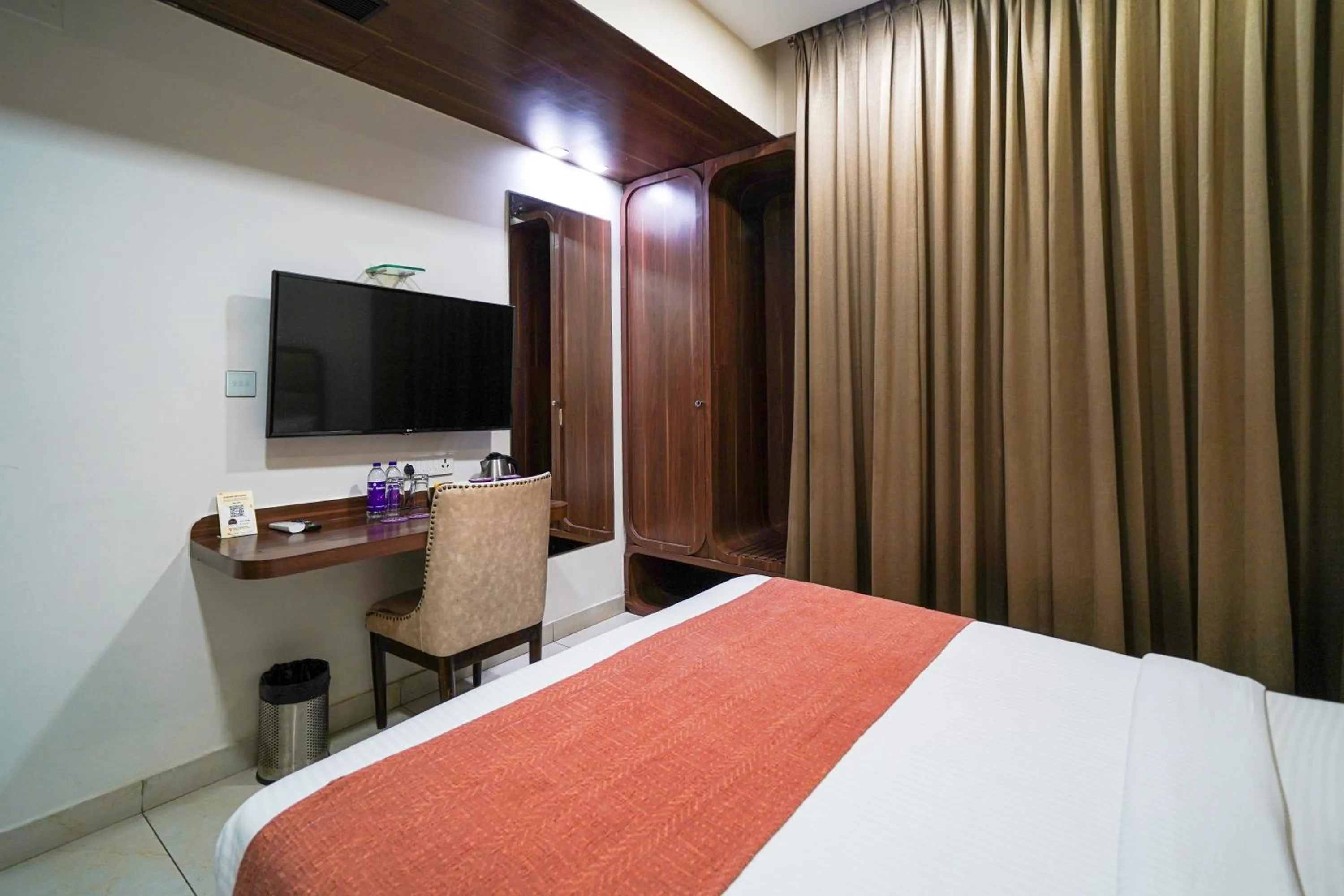 Bed in Olive Zip Btm Layout by Embassy Group