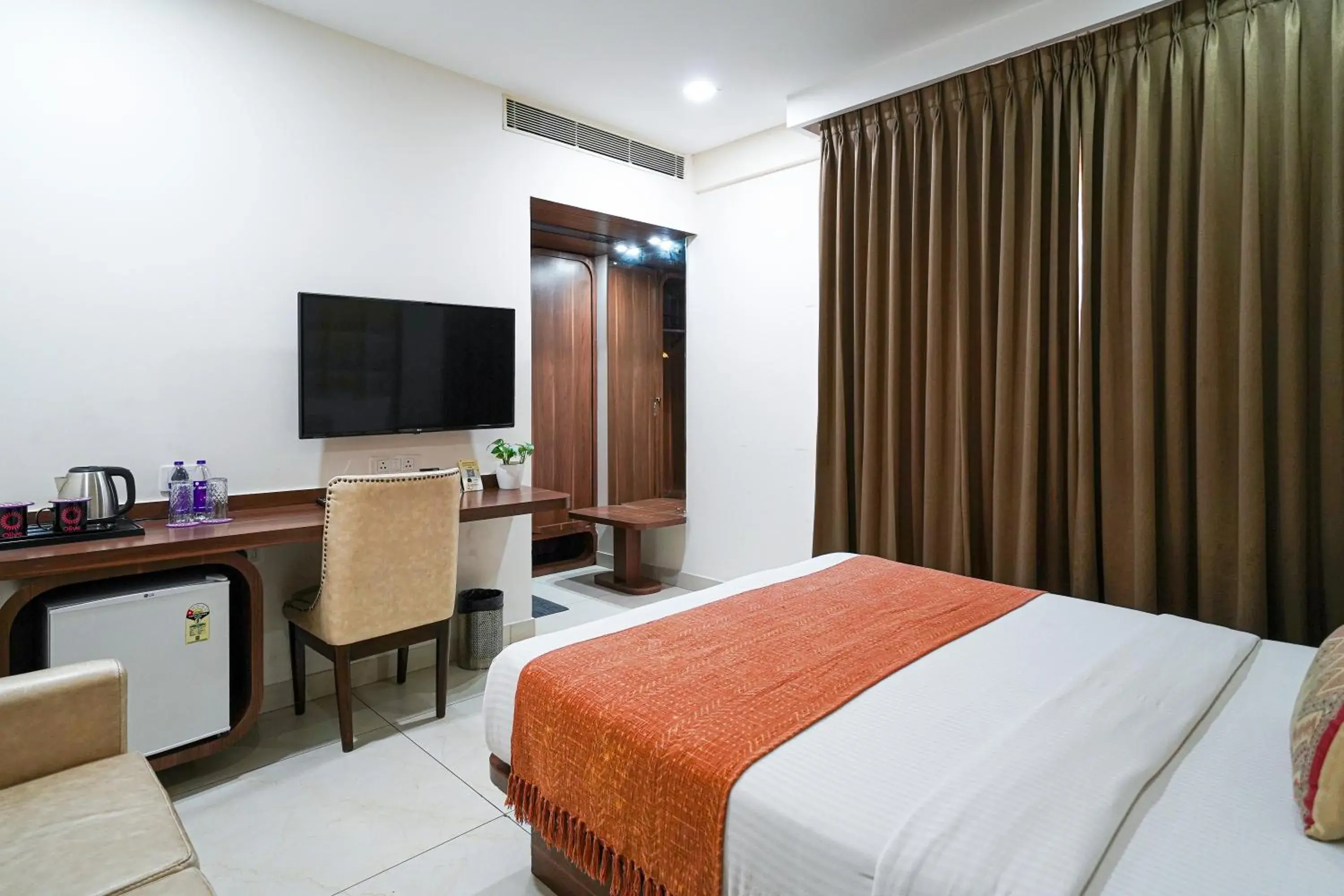 Bed in Olive Zip Btm Layout by Embassy Group Bed in Olive Zip Btm Layout by Embassy Group