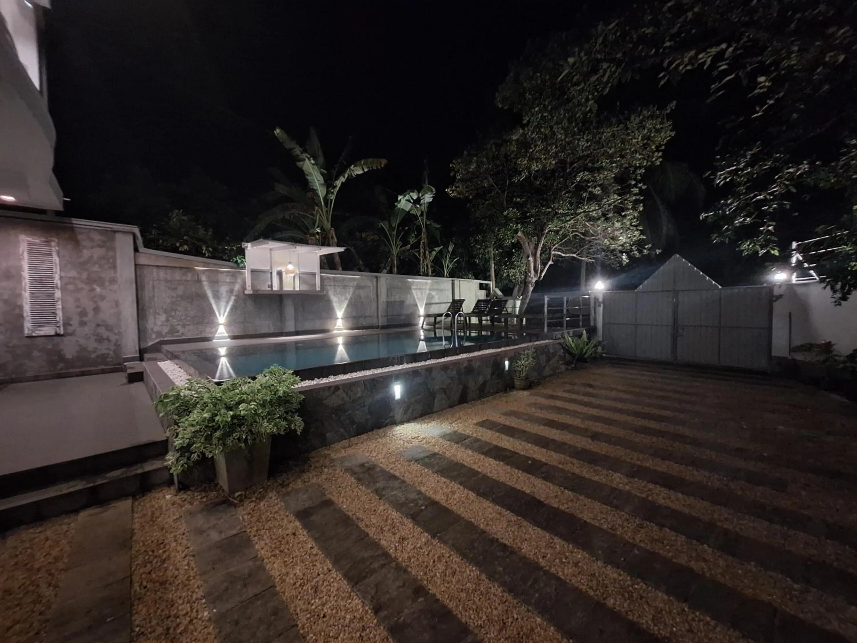 Night in Villa Goodwill Paradise