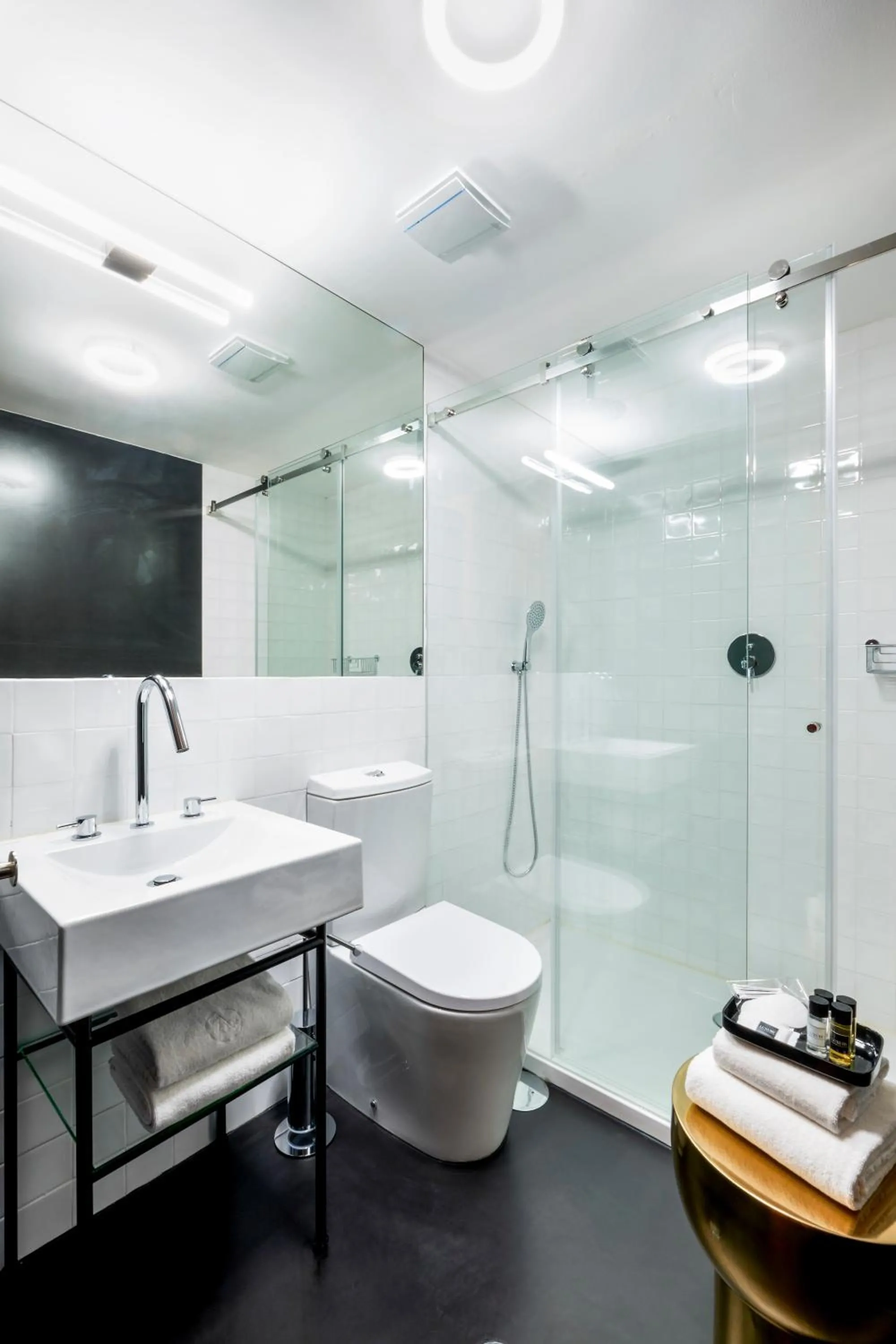 Bathroom in The A5 Smart Luxury Studios