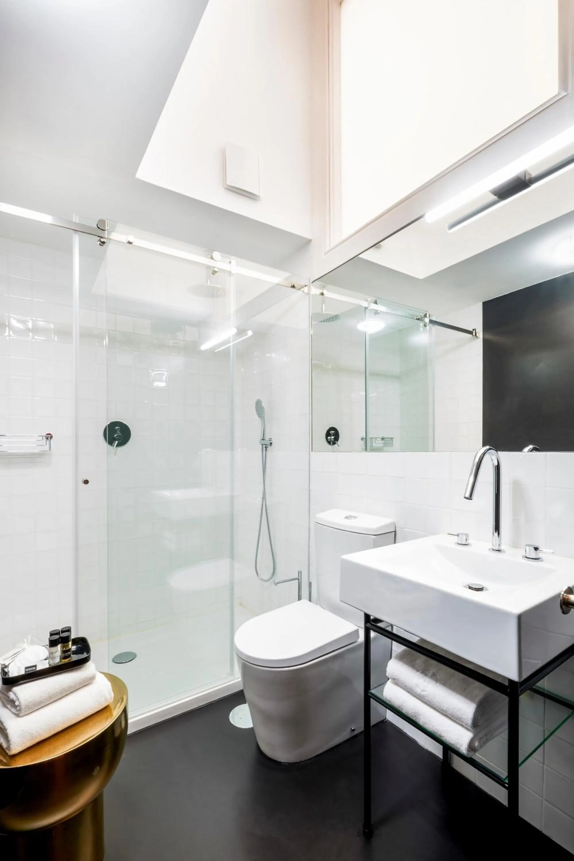 Bathroom in The A5 Smart Luxury Studios
