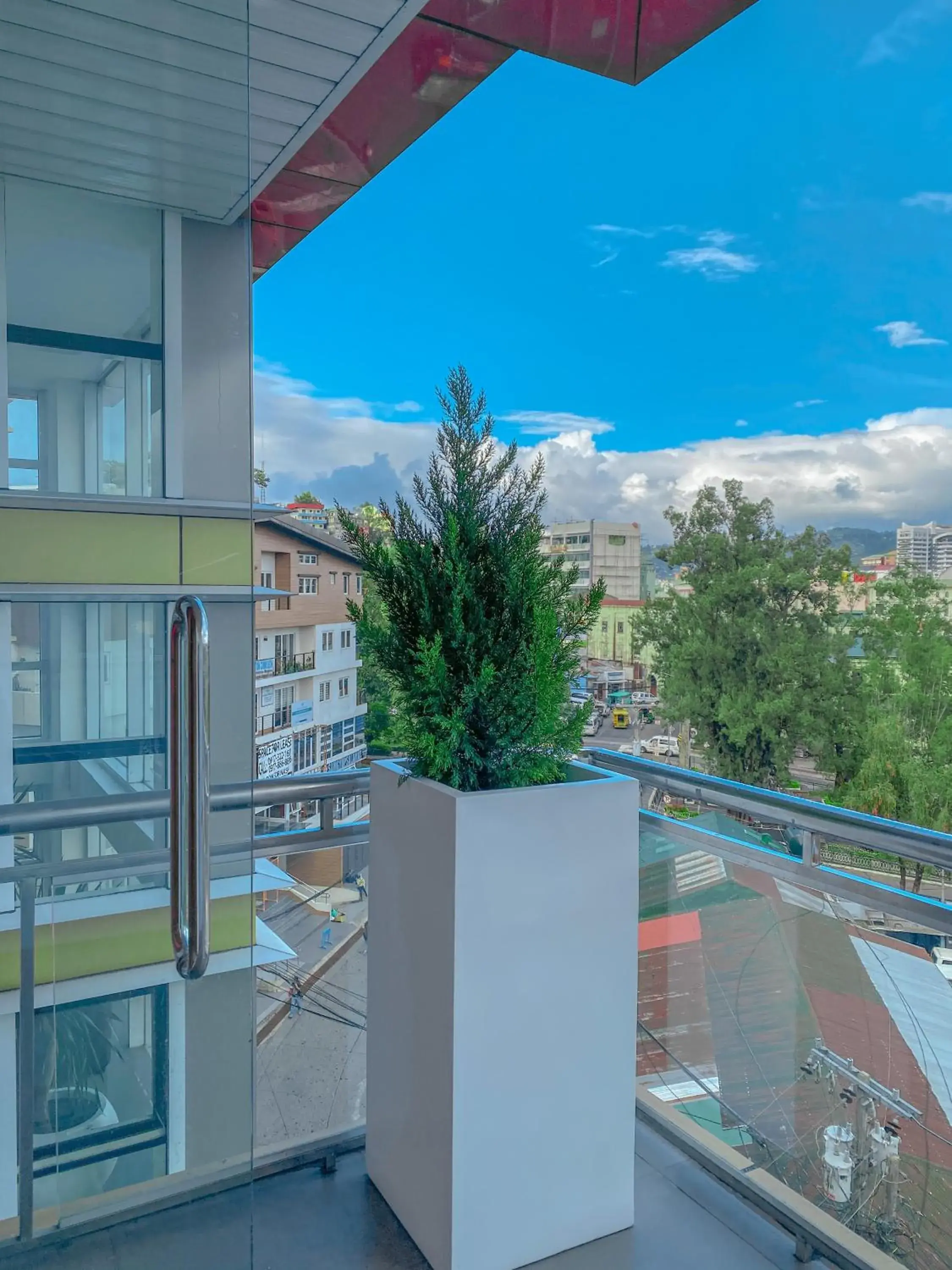 Balcony/Terrace in Metro Pines Inn