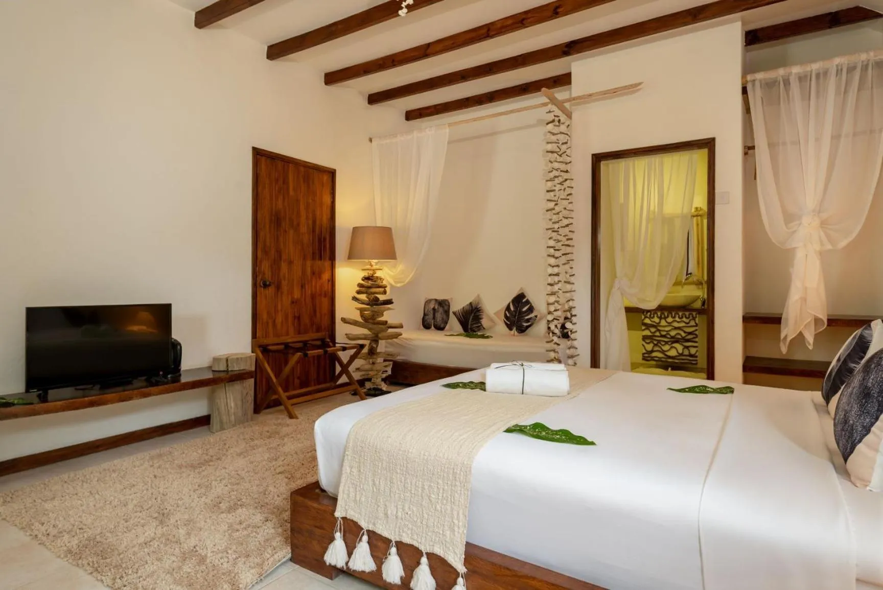 Photo of the whole room, Bed in Bliss Hotel Praslin