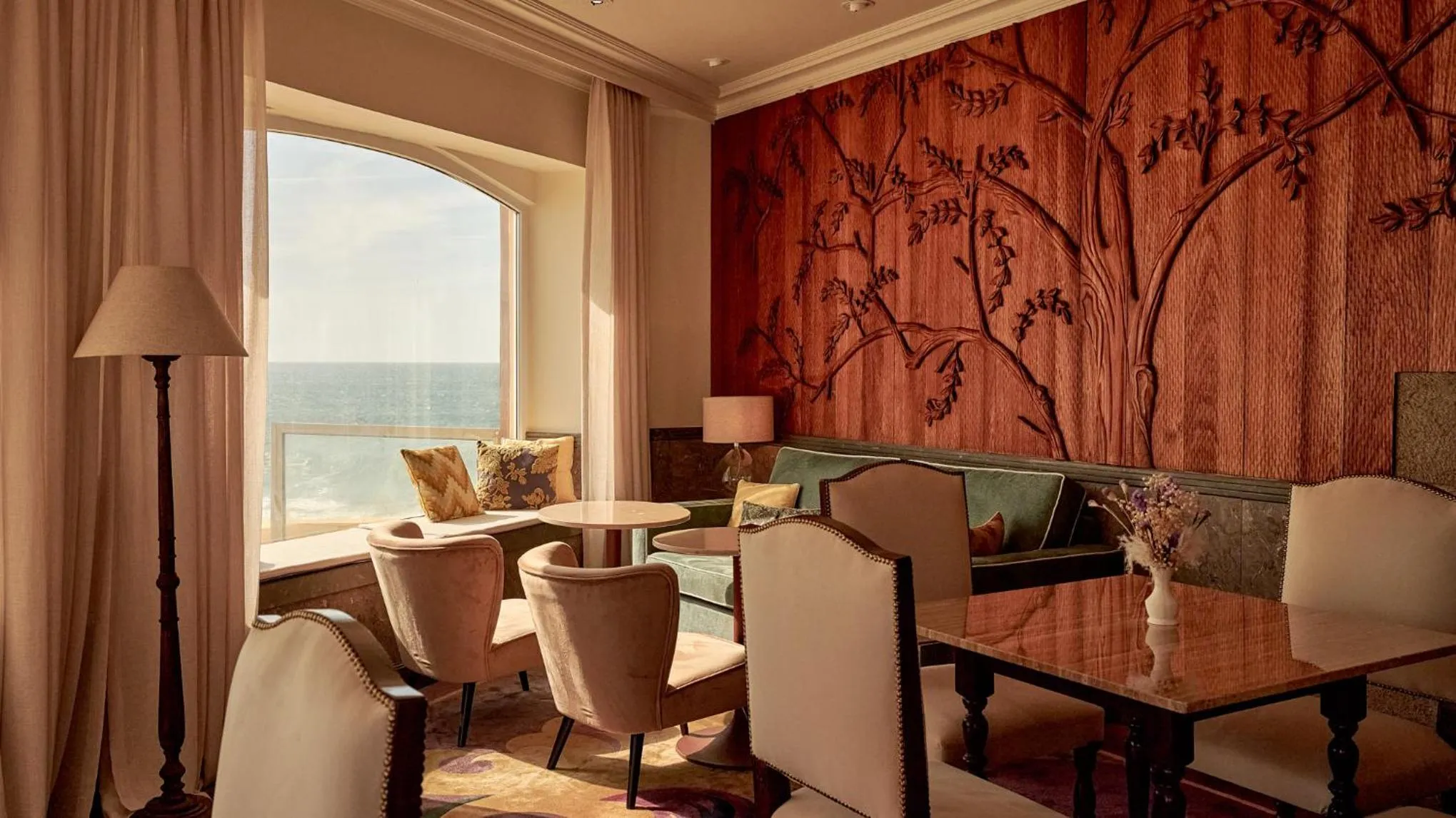 Lounge or bar in Hotel Fortaleza do Guincho Relais & Châteaux