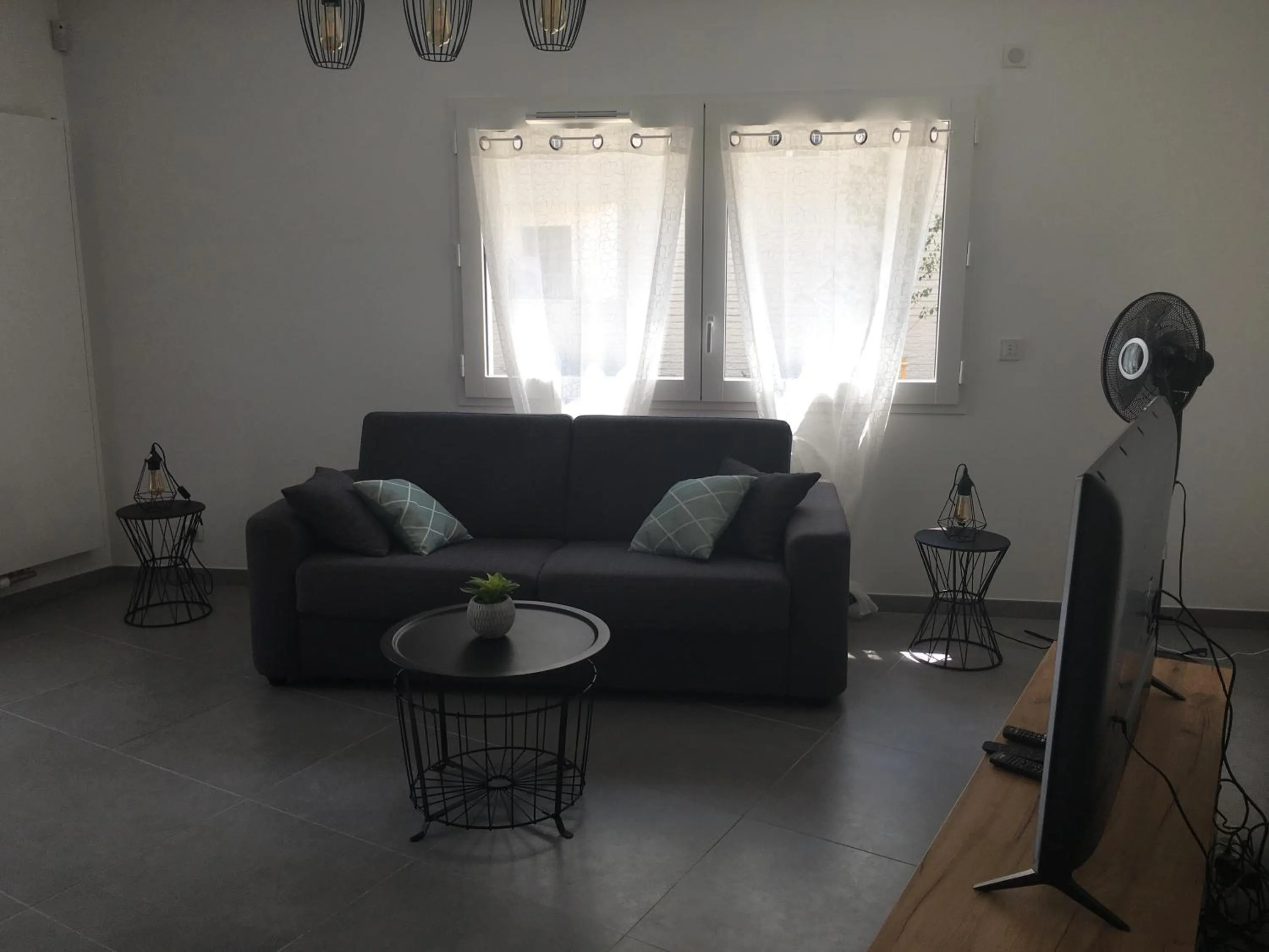 Communal lounge/ TV room in Relax In