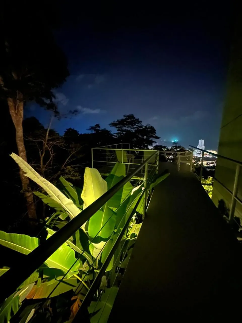 Night in Residy Retreat x Baan Suan Villa