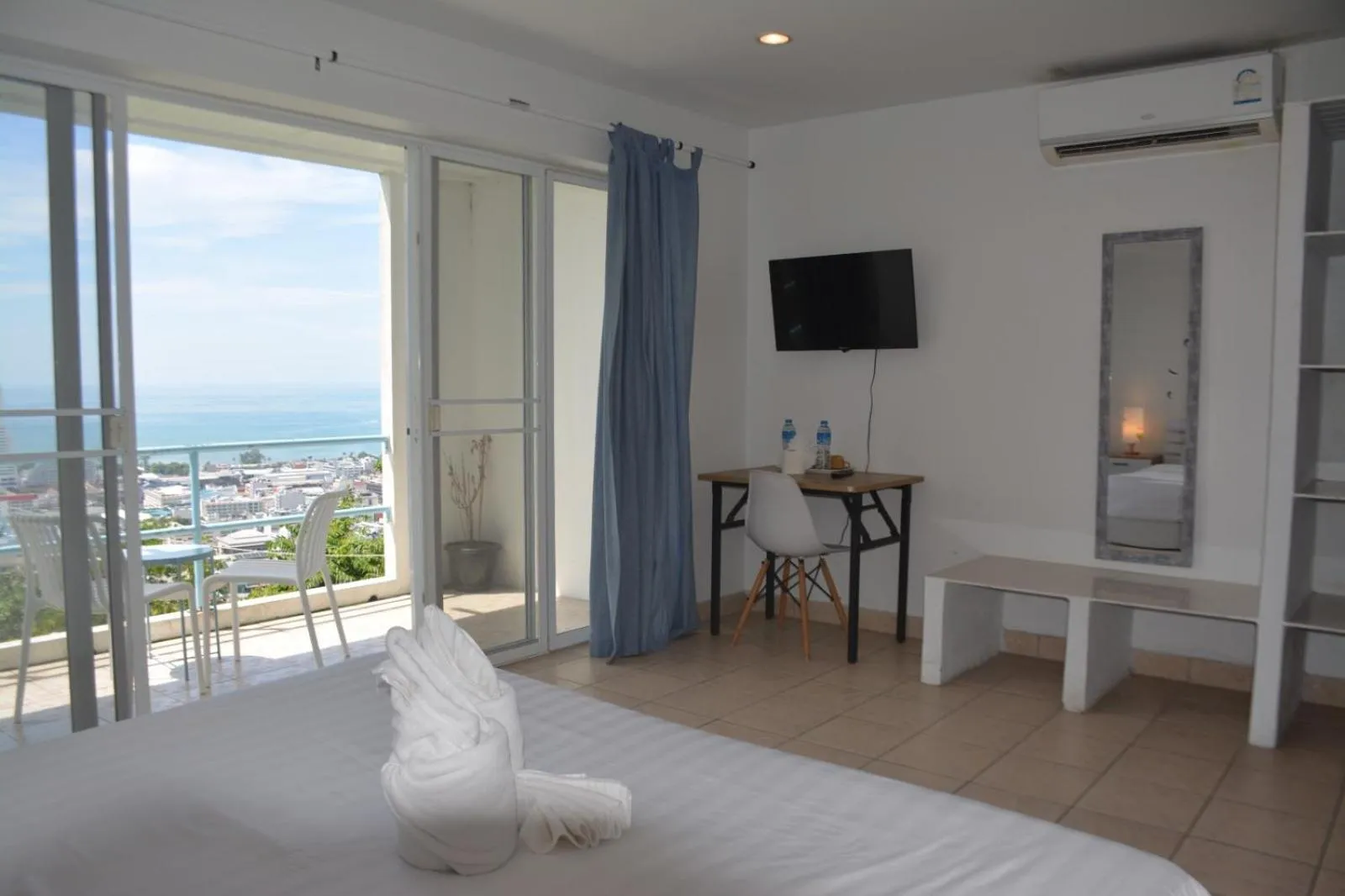 TV and multimedia, Bed in Baan Suan Villa 1