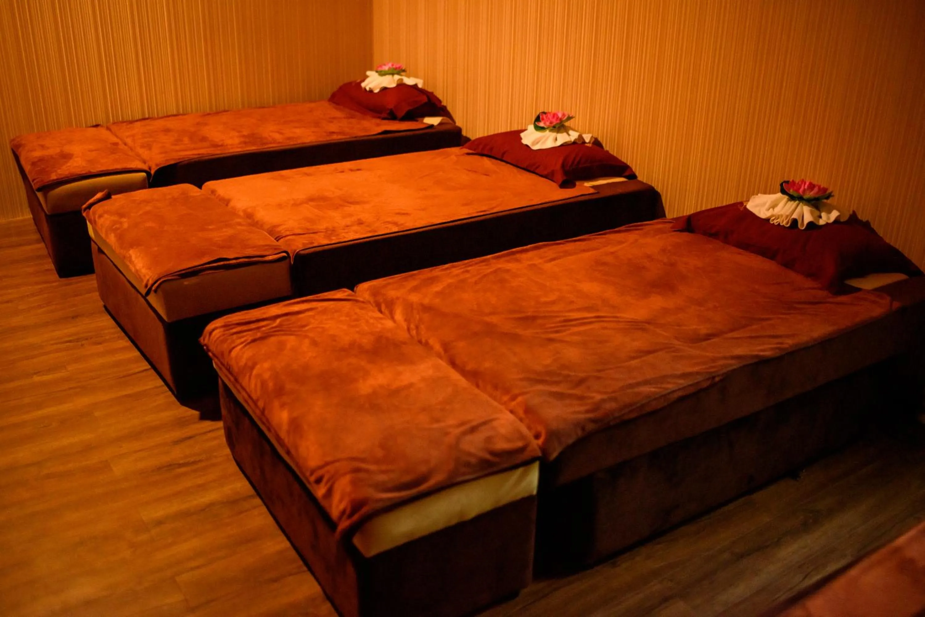 Massage, Bed in Song Tien Hotel