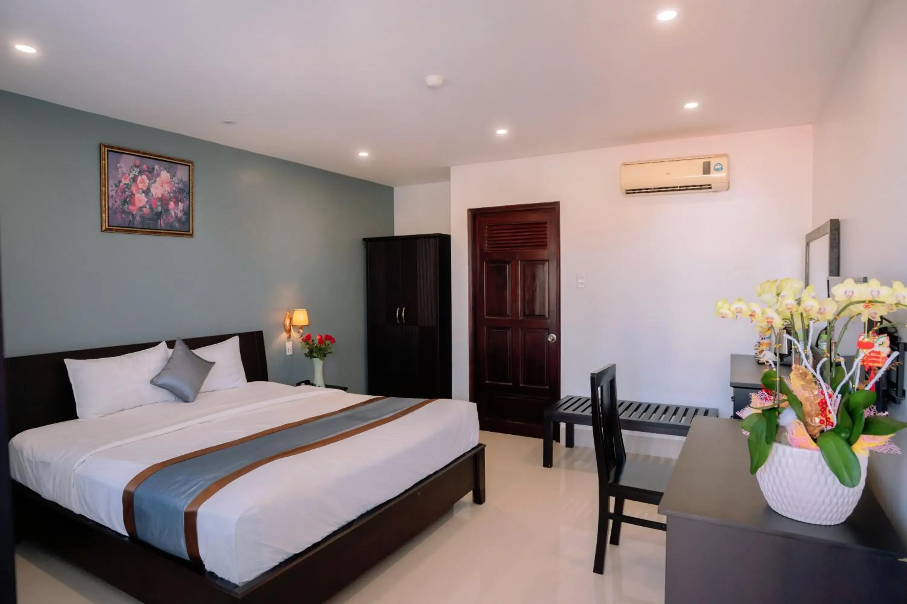 Bedroom, Bed in Song Tien Hotel Bedroom, Bed in Song Tien Hotel