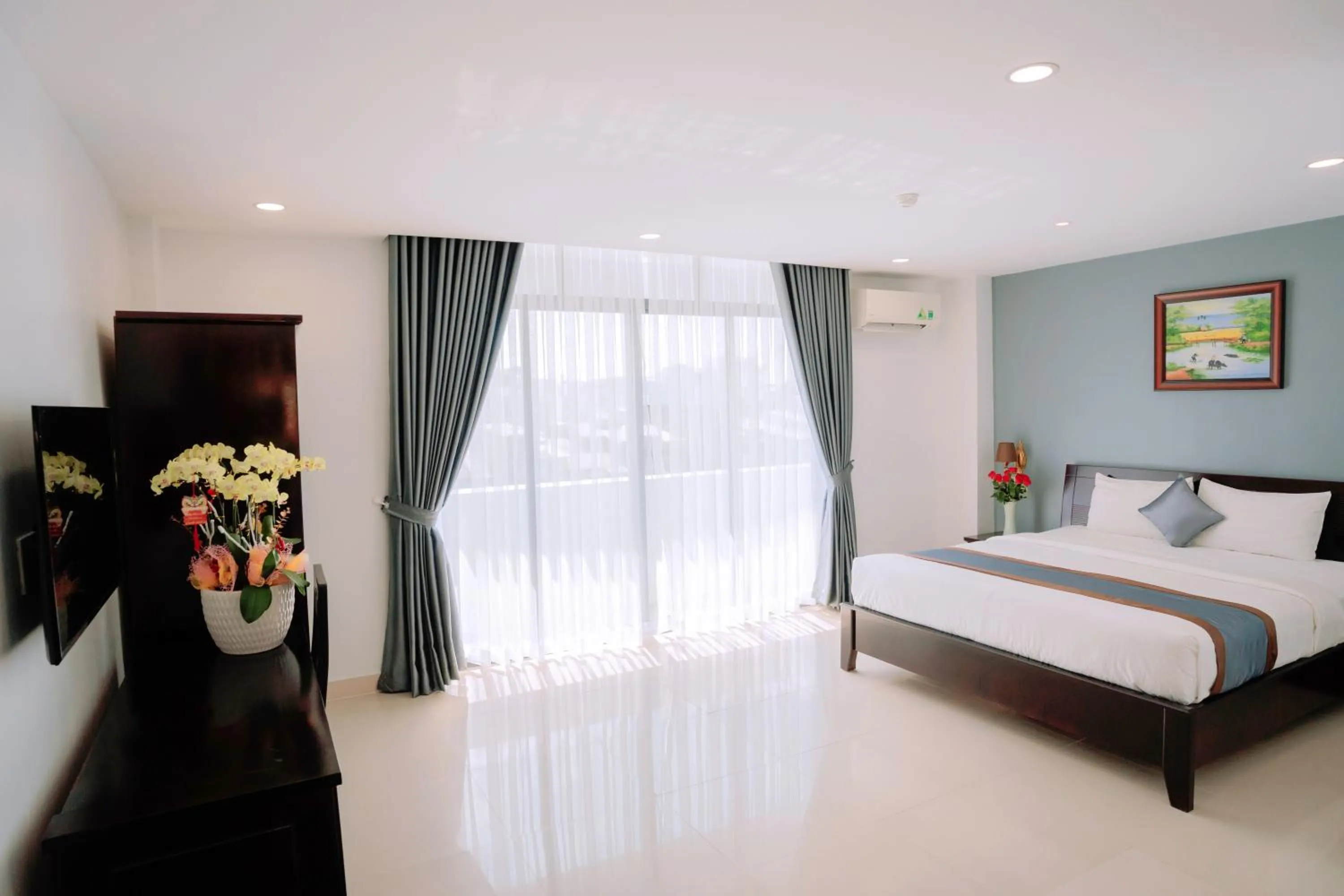 Bedroom, Bed in Song Tien Hotel