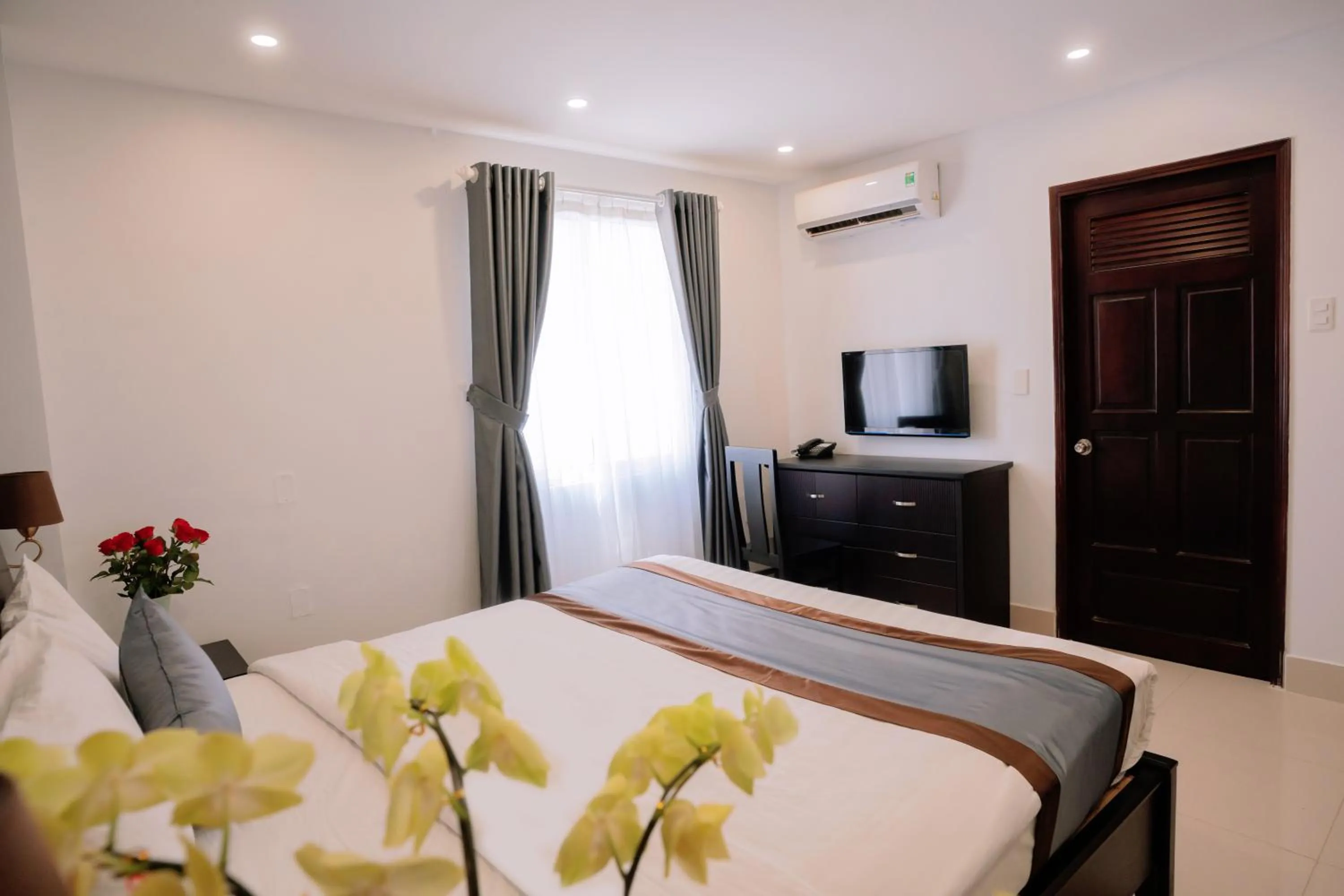 Bedroom, Bed in Song Tien Hotel