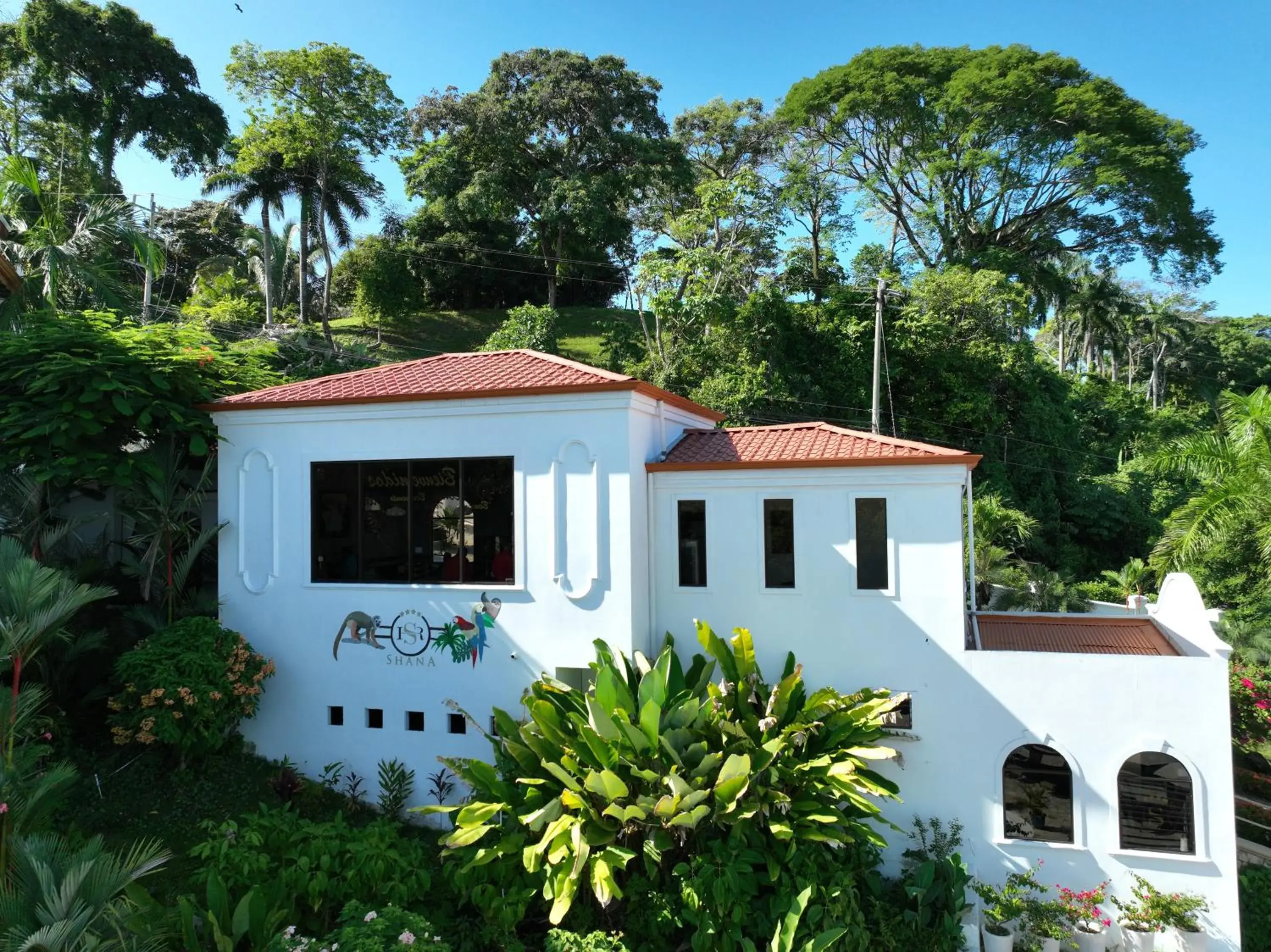 Property building in Shana by the Beach Manuel Antonio Property building in Shana by the Beach Manuel Antonio