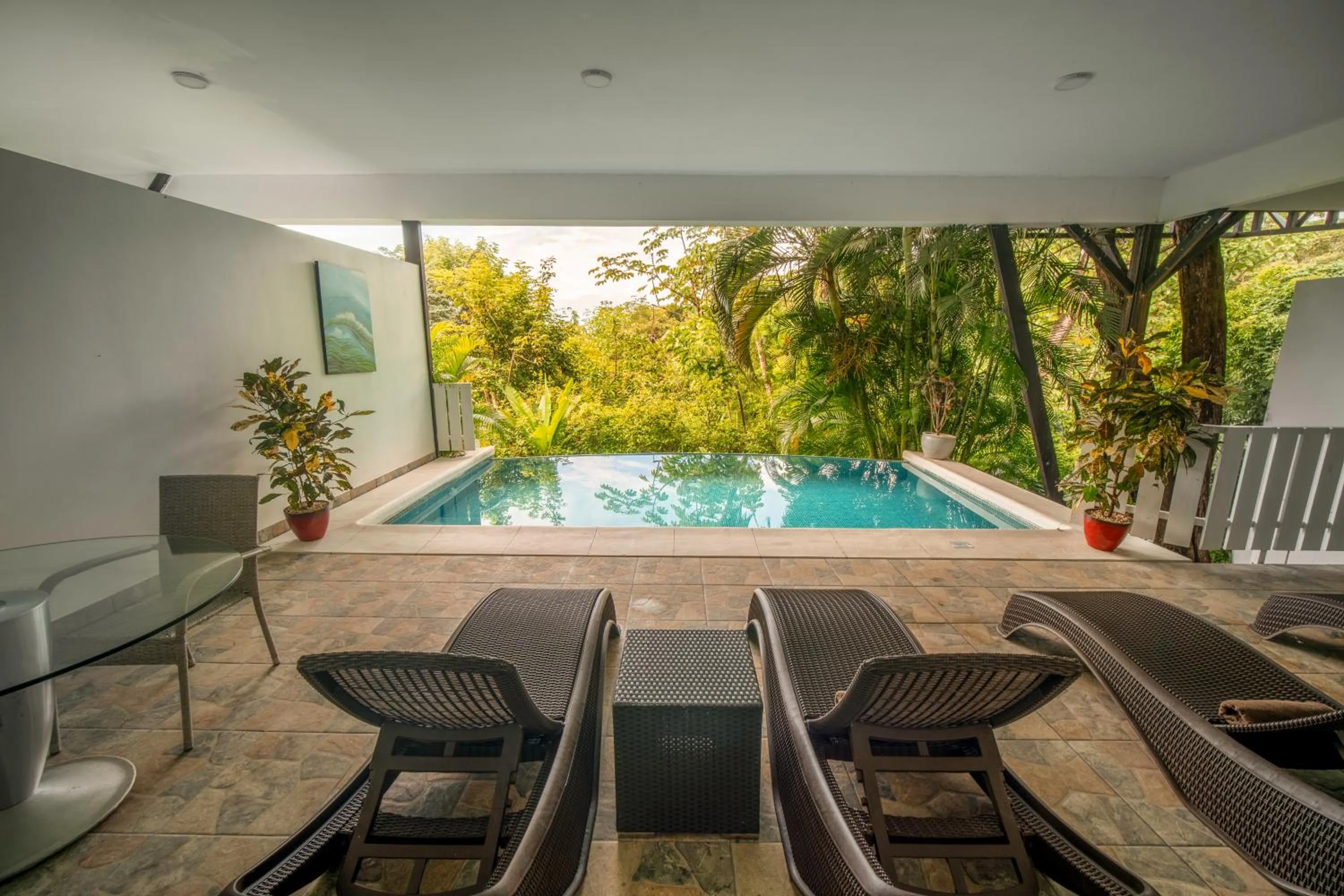 Swimming pool in Shana by the Beach Manuel Antonio