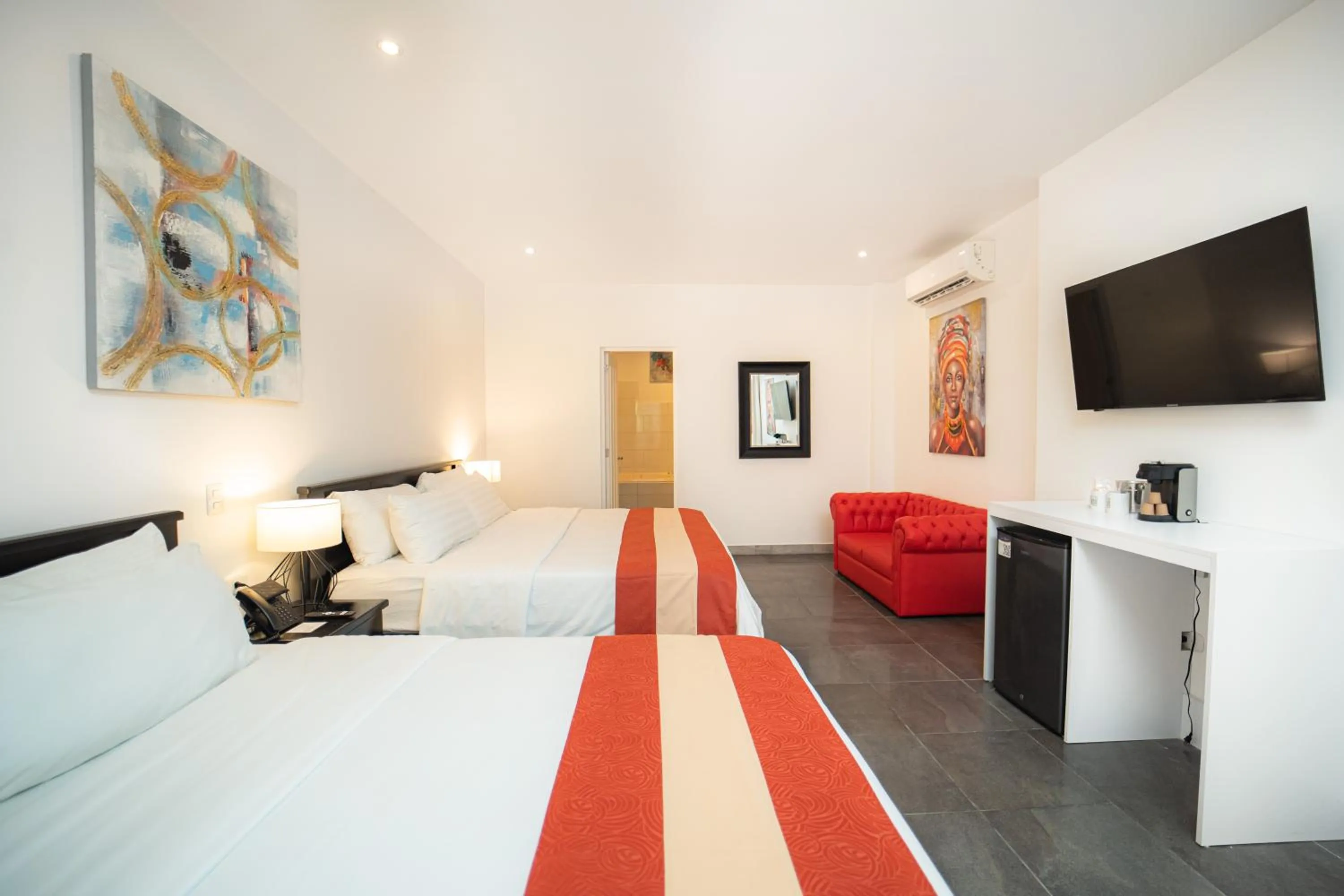 Photo of the whole room, Bed in Shana by the Beach Manuel Antonio