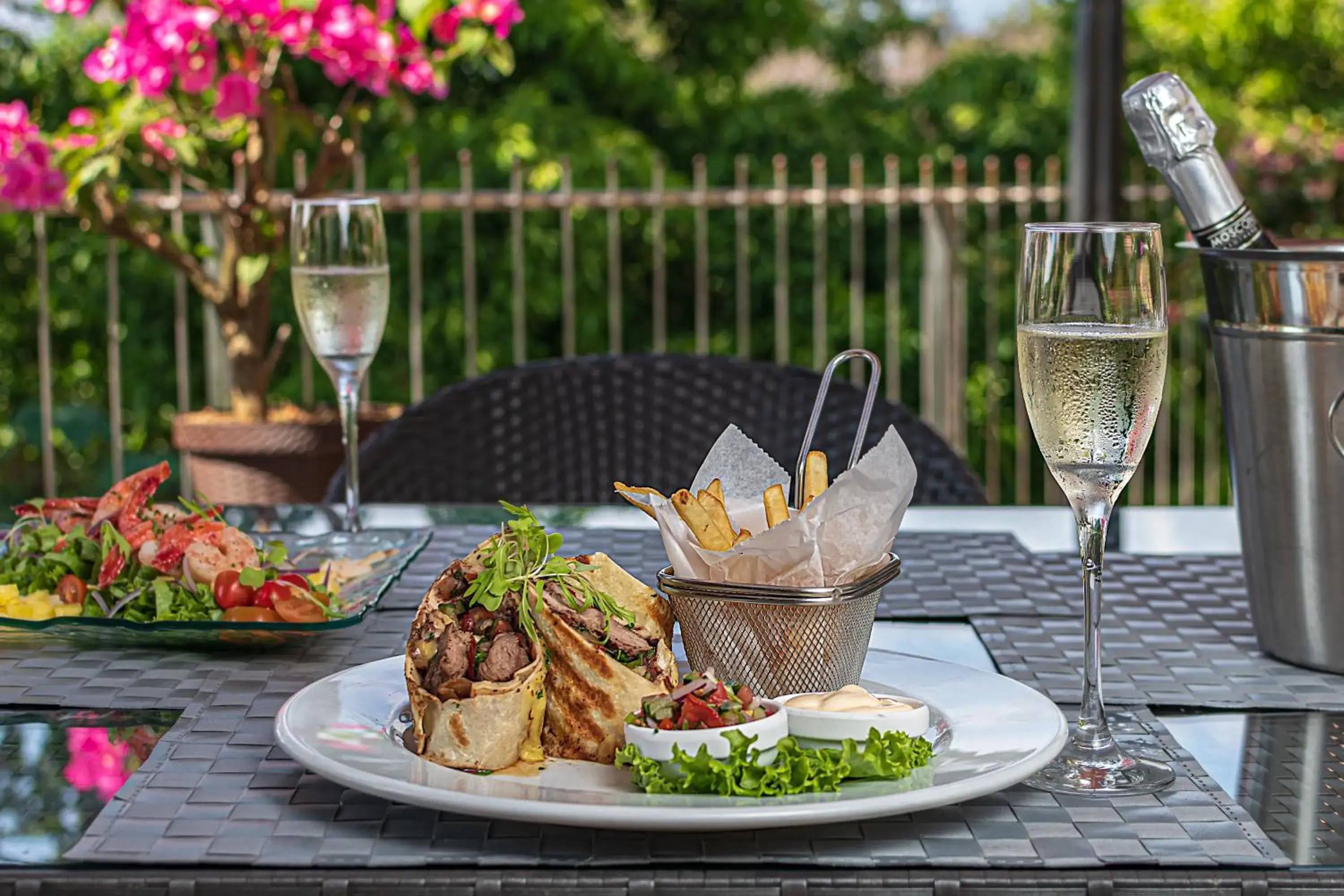 Restaurant/places to eat in Shana by the Beach Manuel Antonio Restaurant/places to eat in Shana by the Beach Manuel Antonio