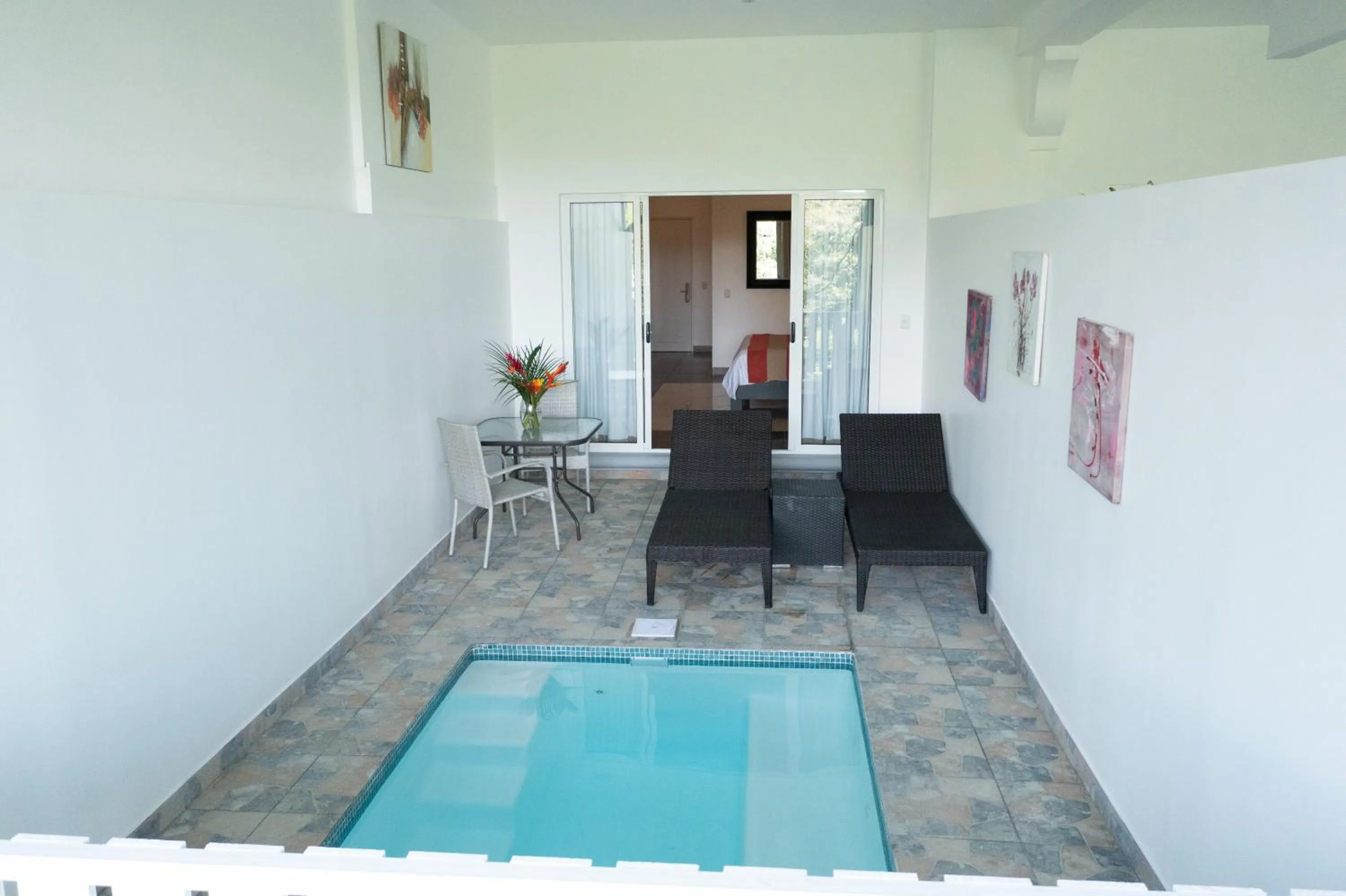 Swimming pool in Shana by the Beach Manuel Antonio