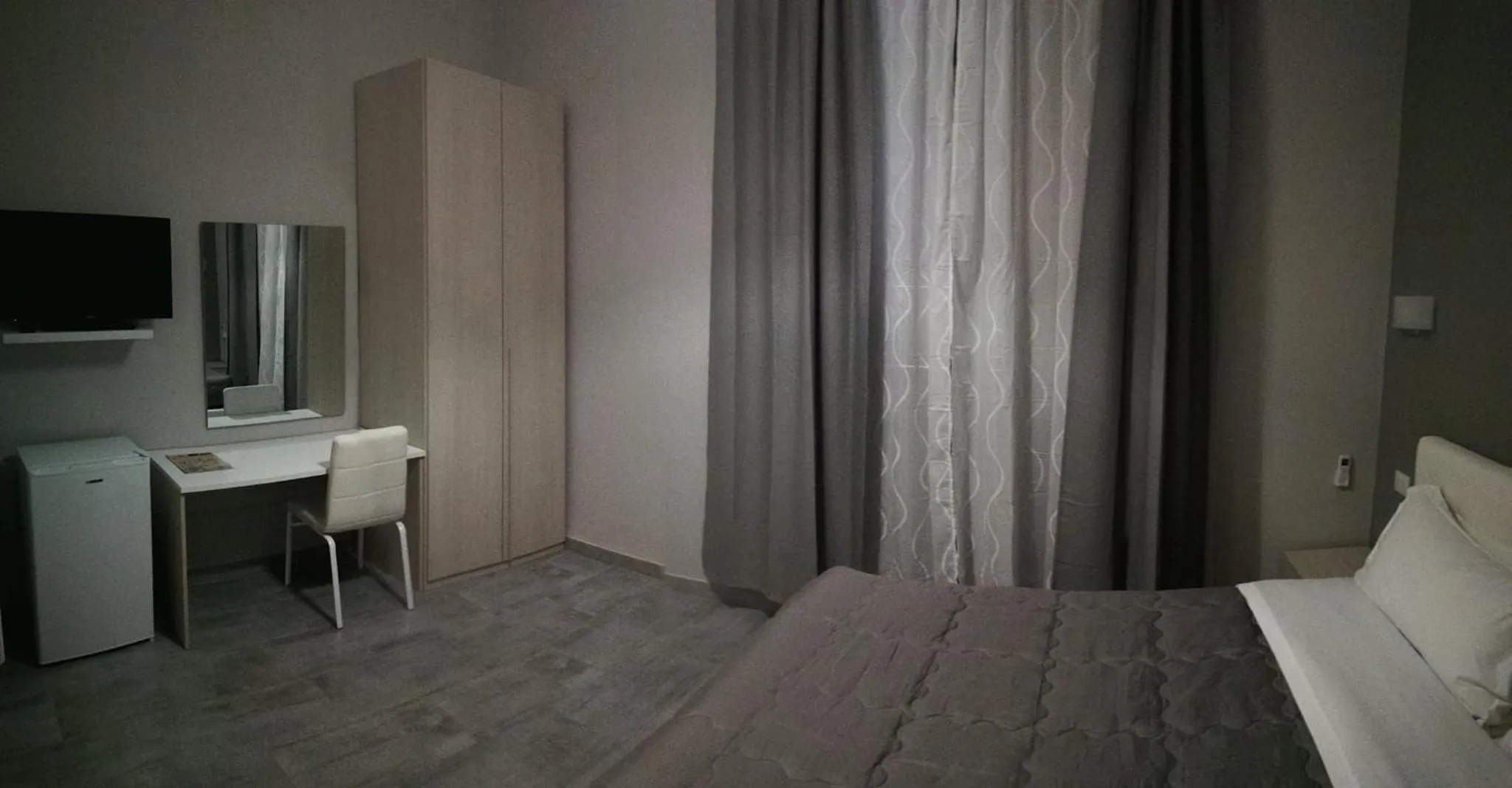 Bed in Garden's Elide