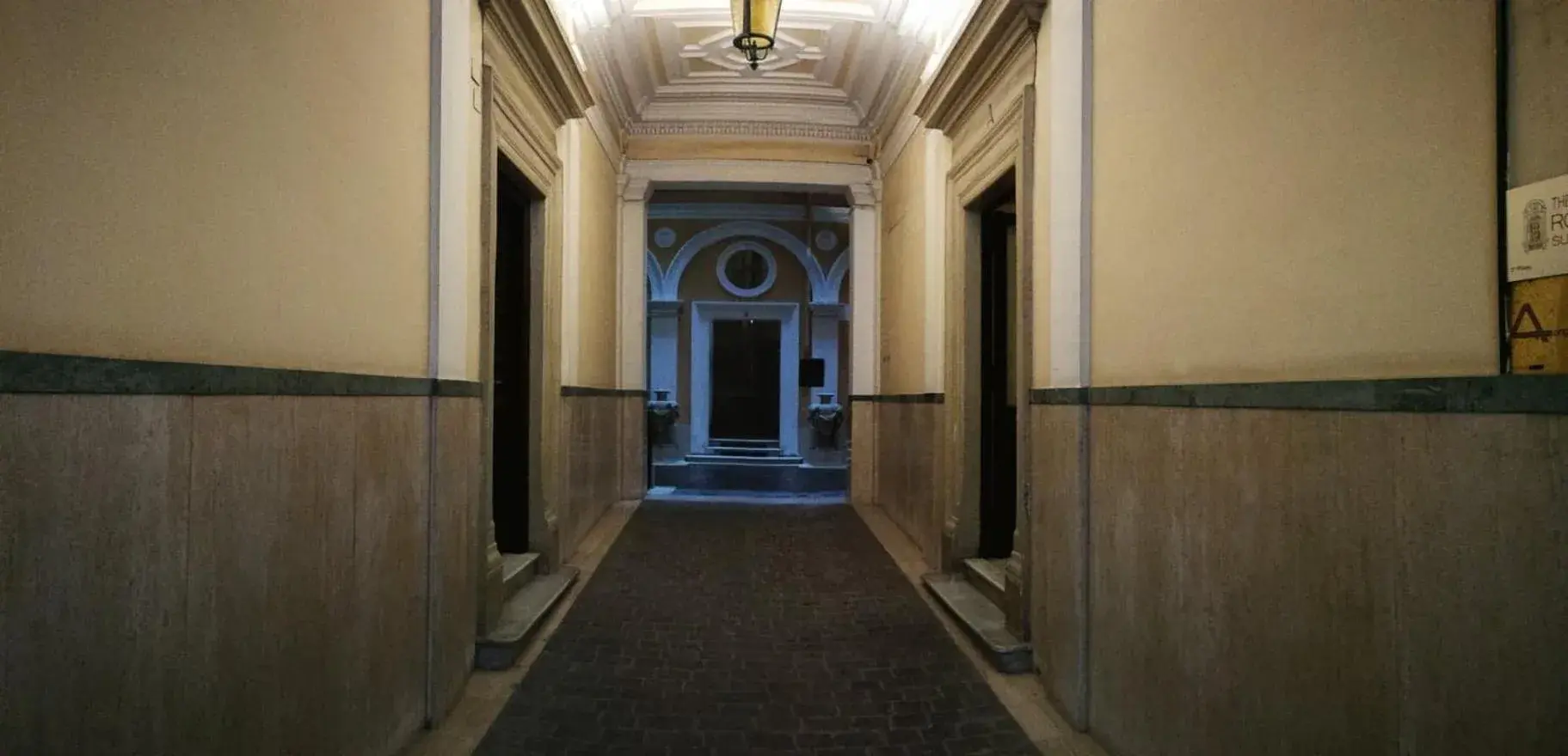 Facade/entrance in Garden's Elide Facade/entrance in Garden's Elide