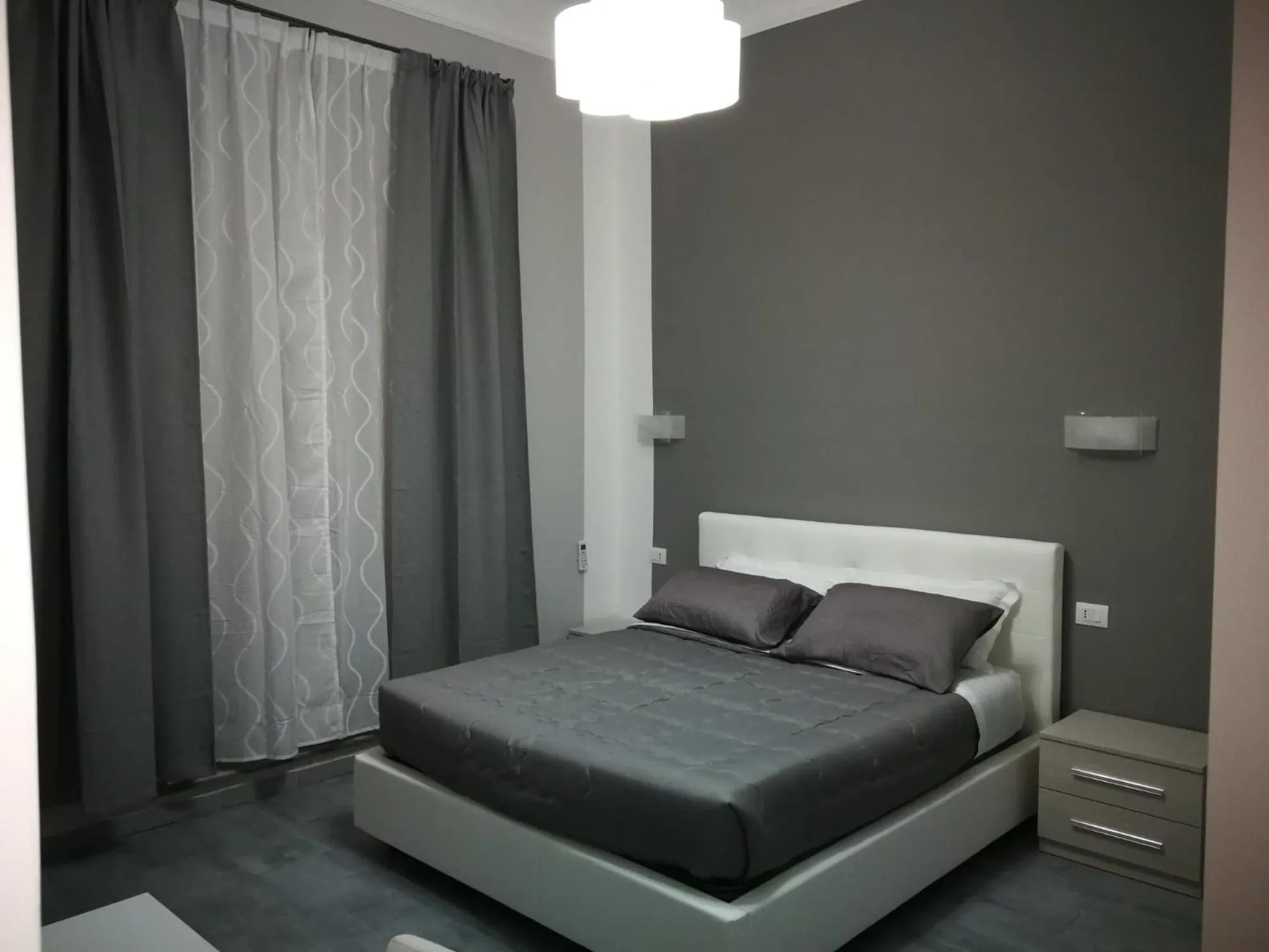 Bed in Garden's Elide