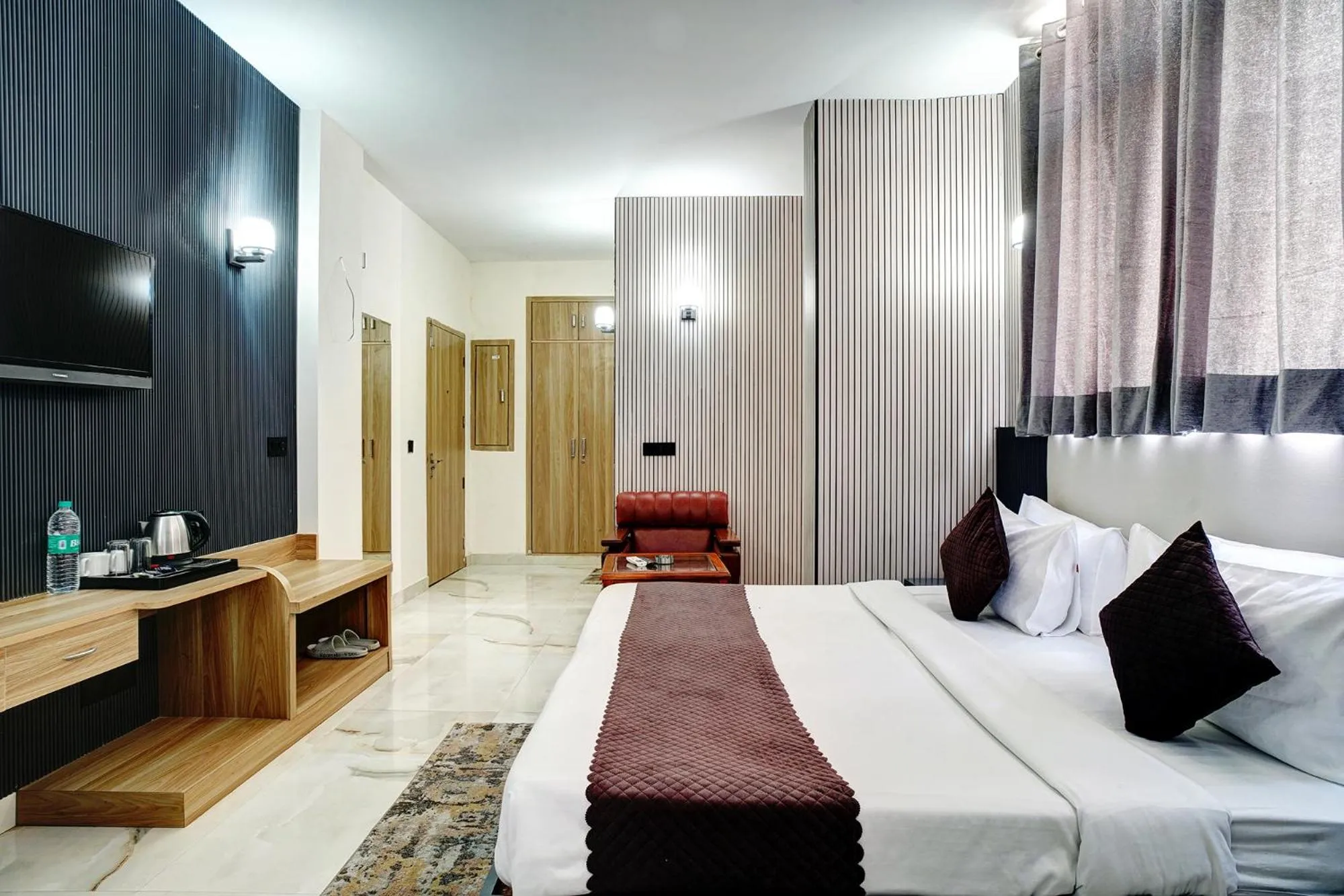 Bed in FabHotel Prime The Rivlet - MG Road & Sikanderpur Metro