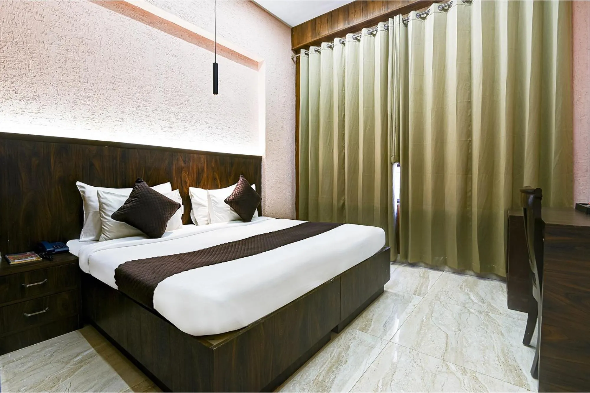 Bed in FabHotel Prime The Rivlet - MG Road & Sikanderpur Metro