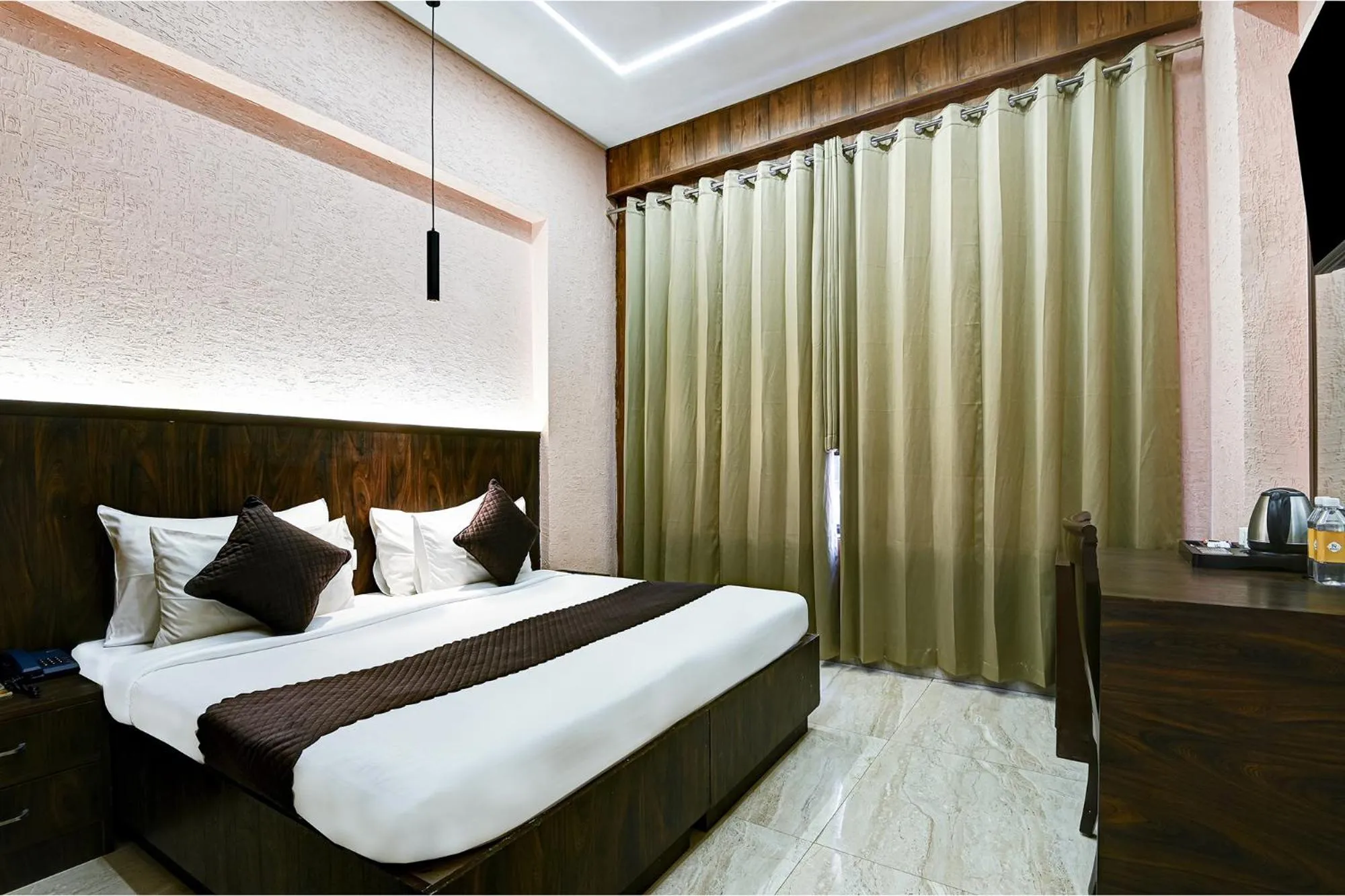 Bed in FabHotel Prime The Rivlet - MG Road & Sikanderpur Metro