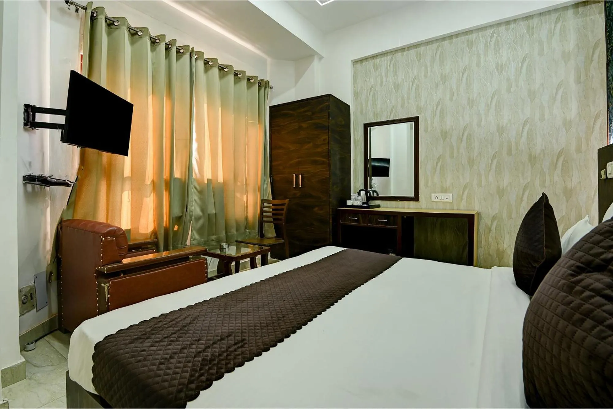 Bed in FabHotel Prime The Rivlet - MG Road & Sikanderpur Metro