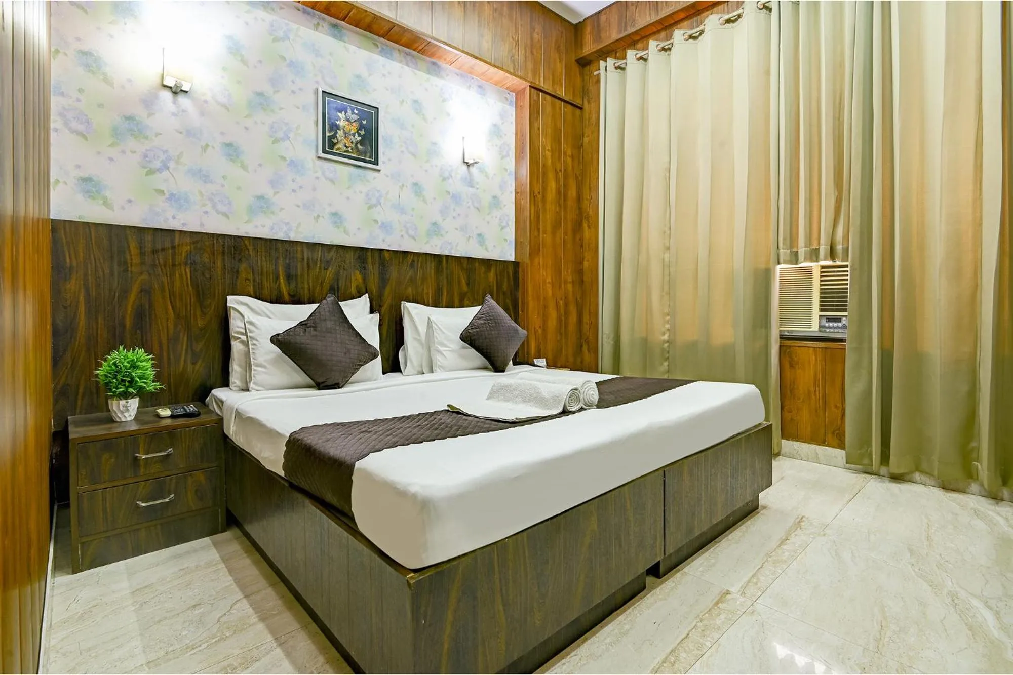 Bed in FabHotel Prime The Rivlet - MG Road & Sikanderpur Metro