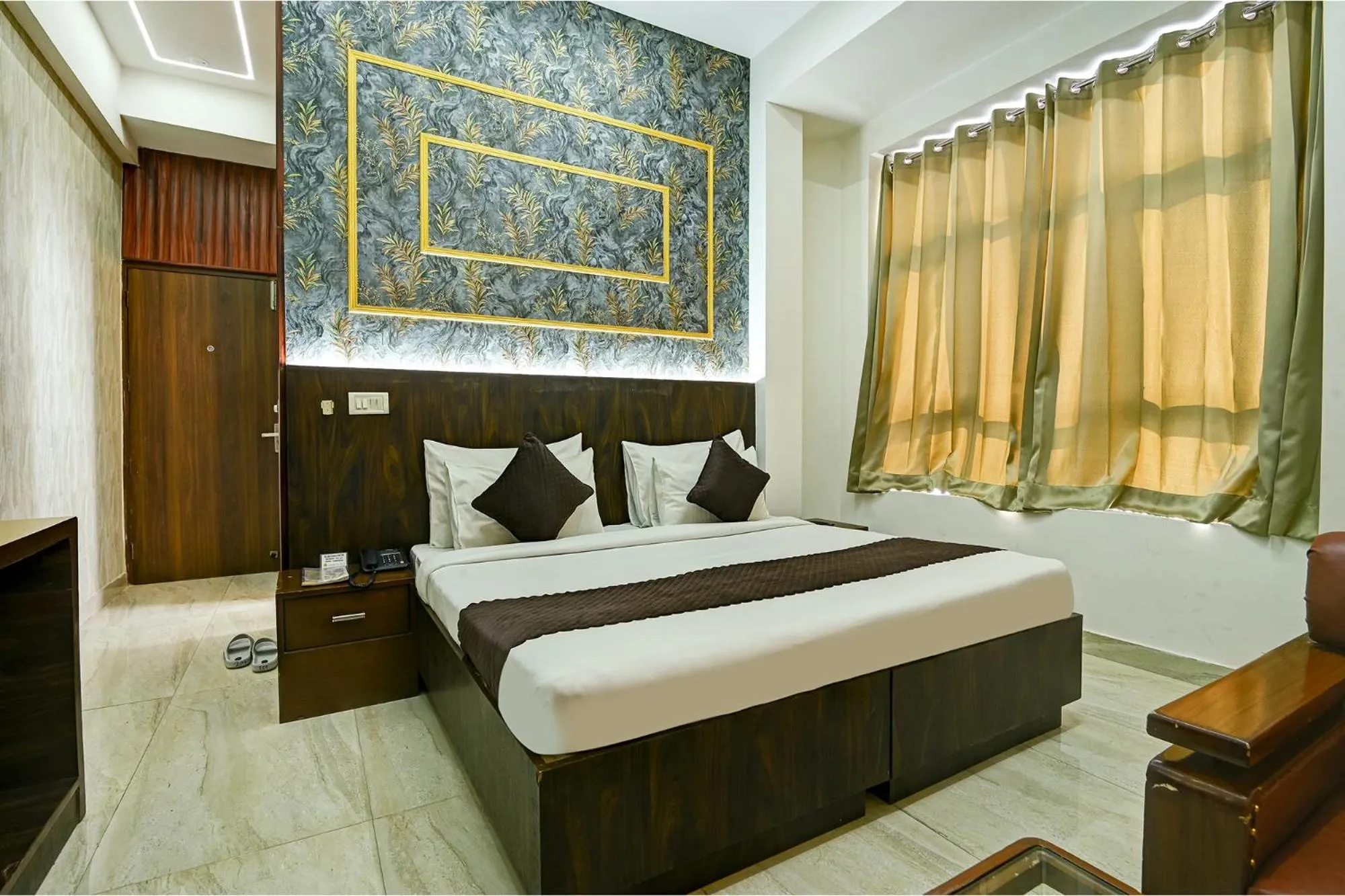 Bed in FabHotel Prime The Rivlet - MG Road & Sikanderpur Metro