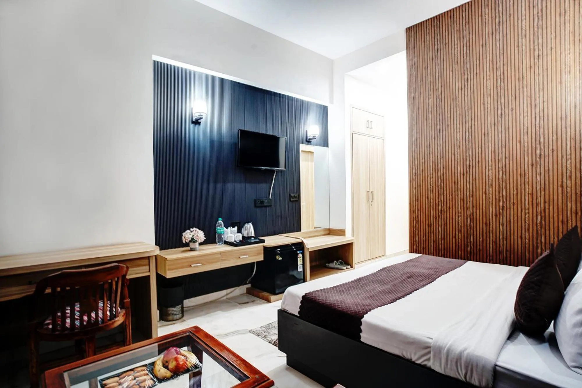 Bed in FabHotel Prime The Rivlet - MG Road & Sikanderpur Metro