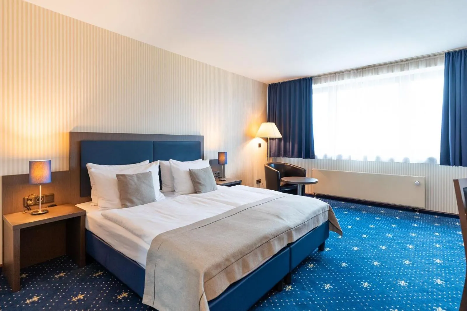 Bed in Novum Hotel Imperial Frankfurt Messe