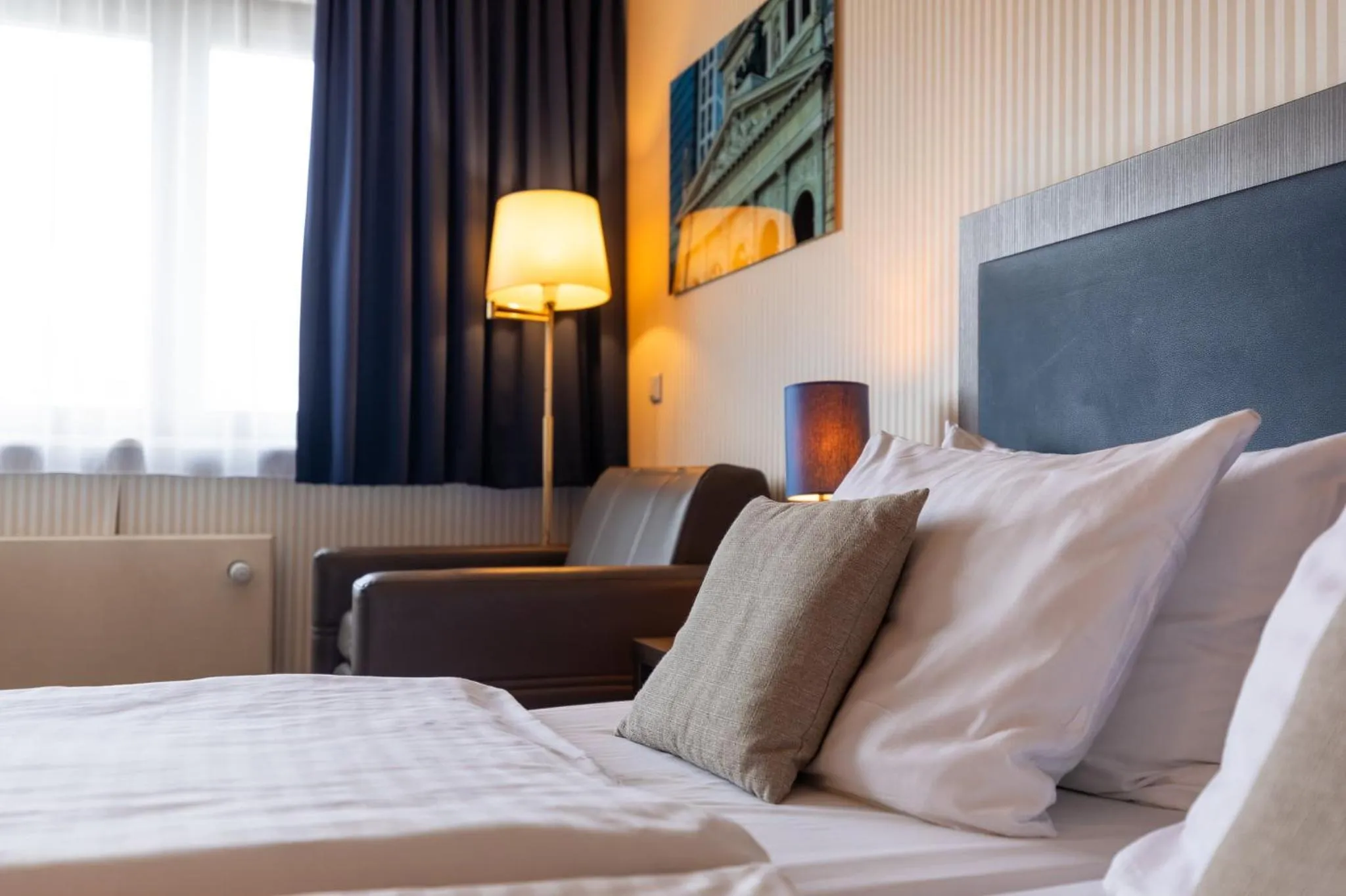 Photo of the whole room, Bed in Garner Hotel Frankfurt - Palmengarten by IHG