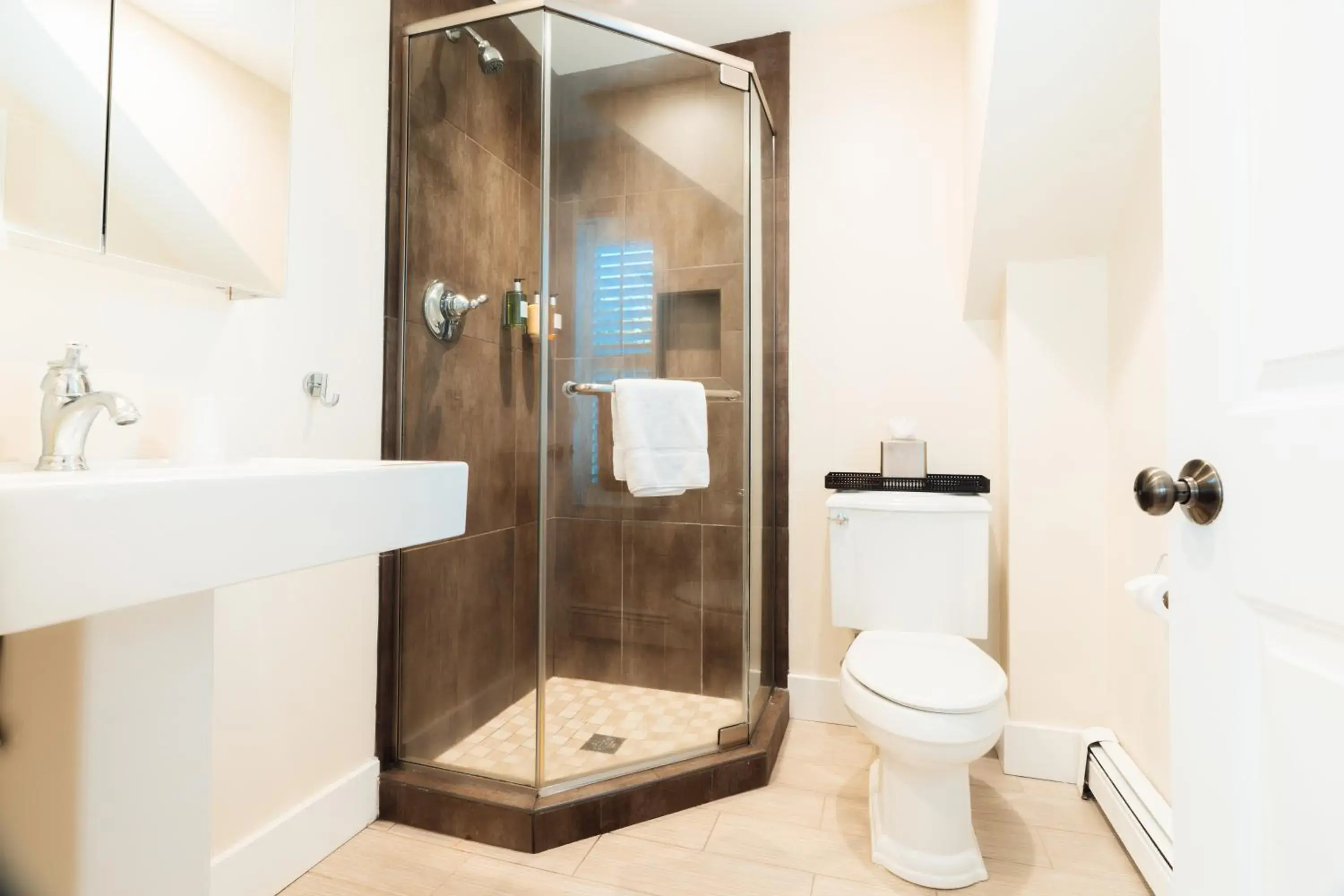 Deluxe King Room in Ellery Hotel Provincetown Deluxe King Room in Ellery Hotel Provincetown