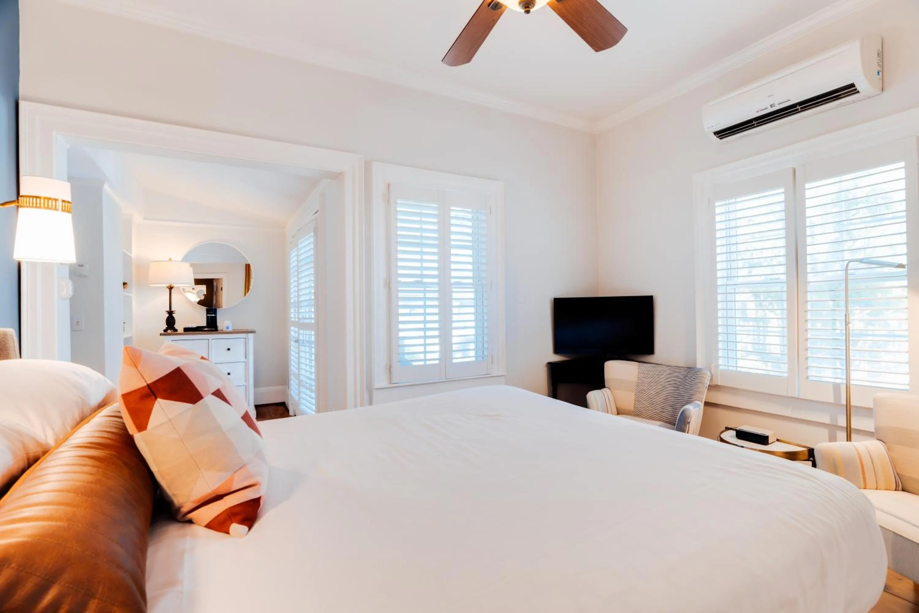 Bedroom, Bed in Ellery Hotel Provincetown