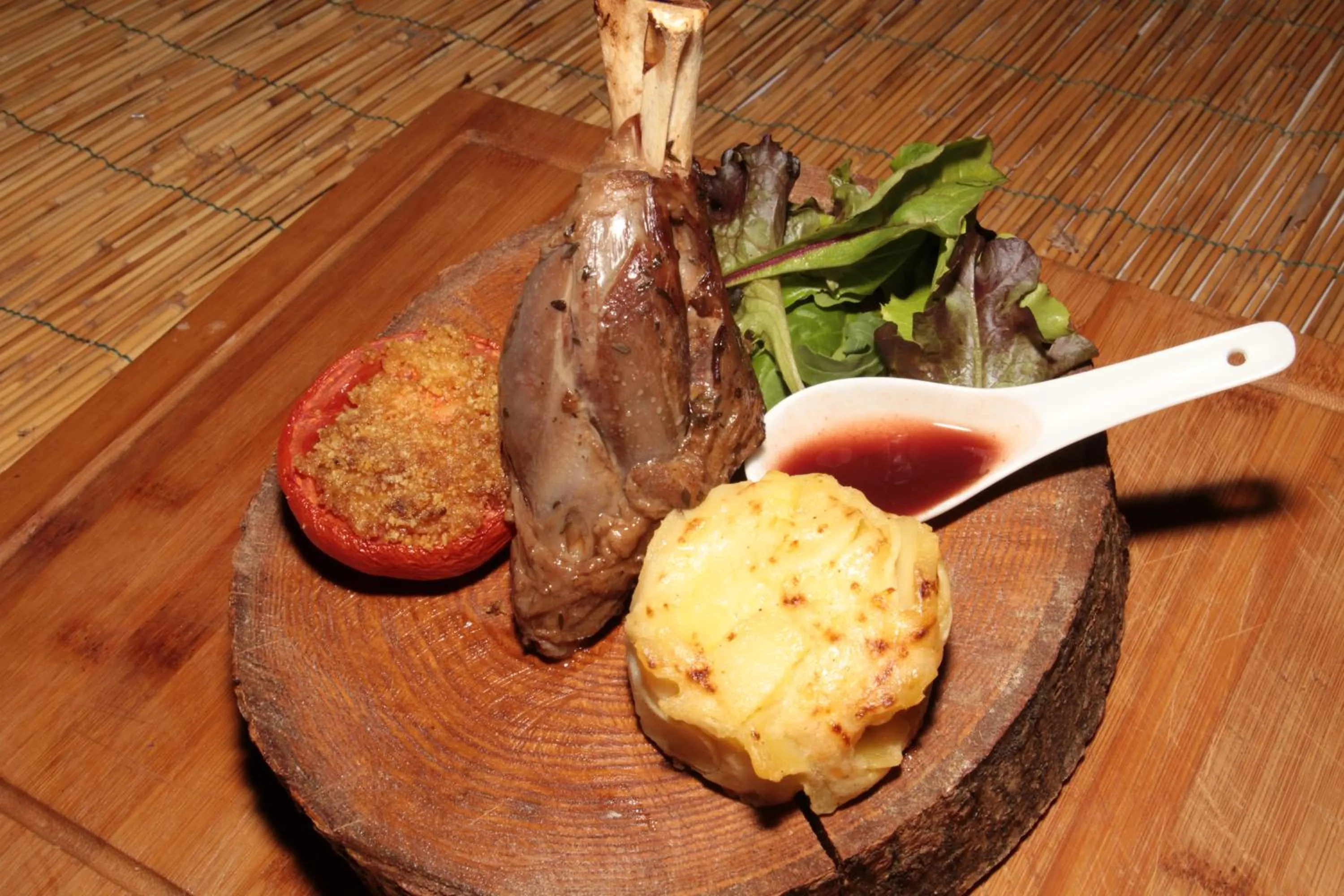 Restaurant/places to eat in Domaine d'Alcapiès