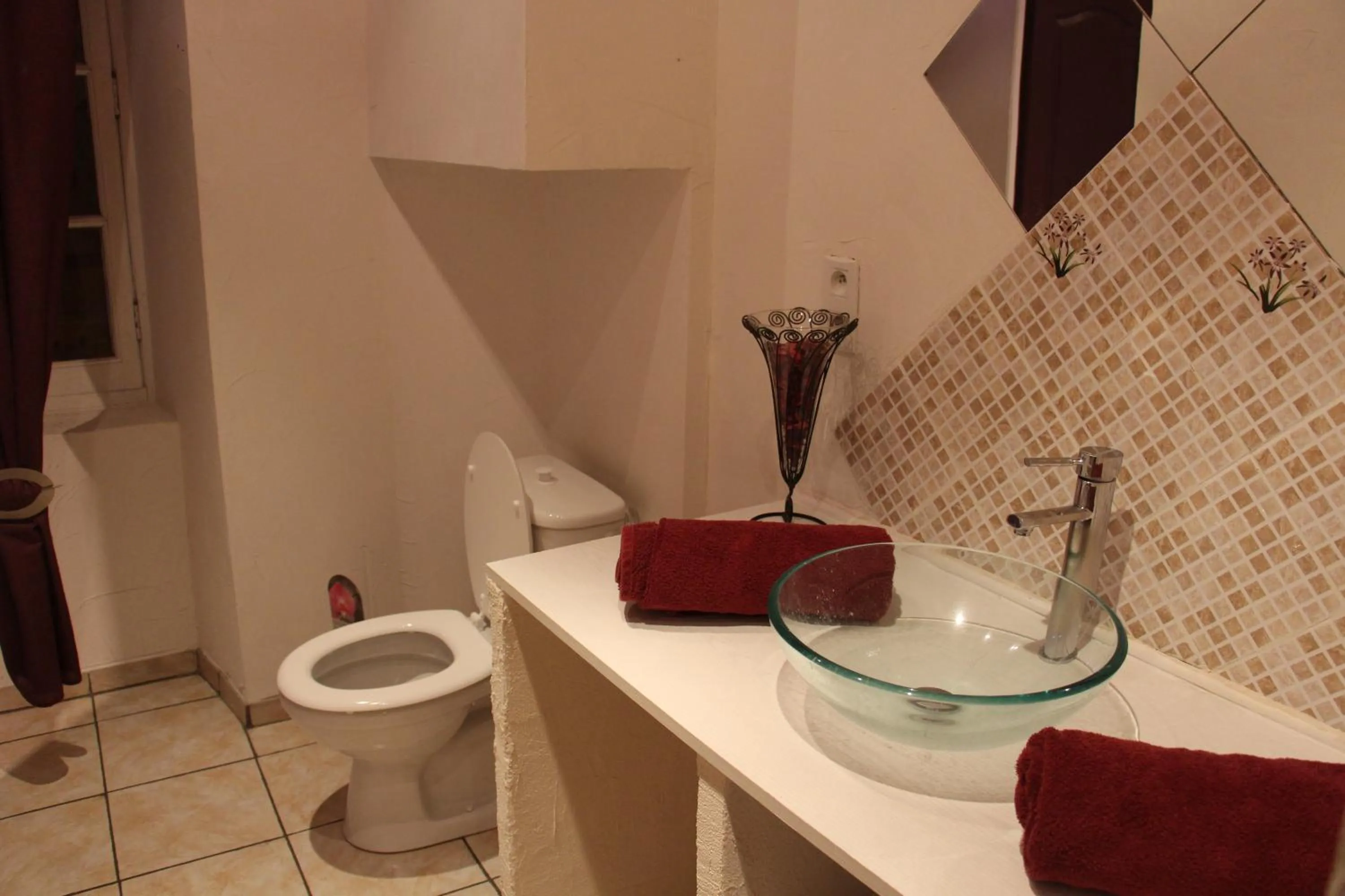 Toilet in Domaine d'Alcapiès