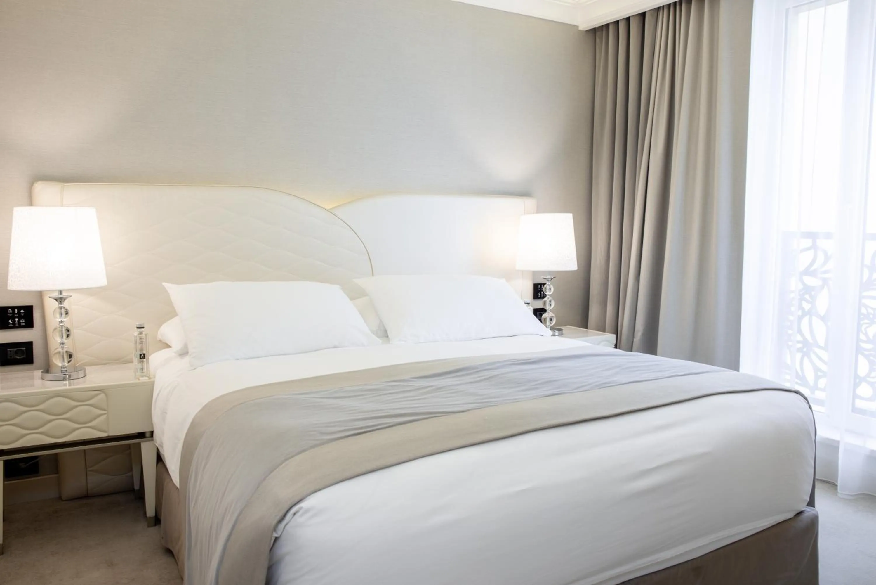 Bed in Tresor Le Palais Timisoara, Curio Collection by Hilton