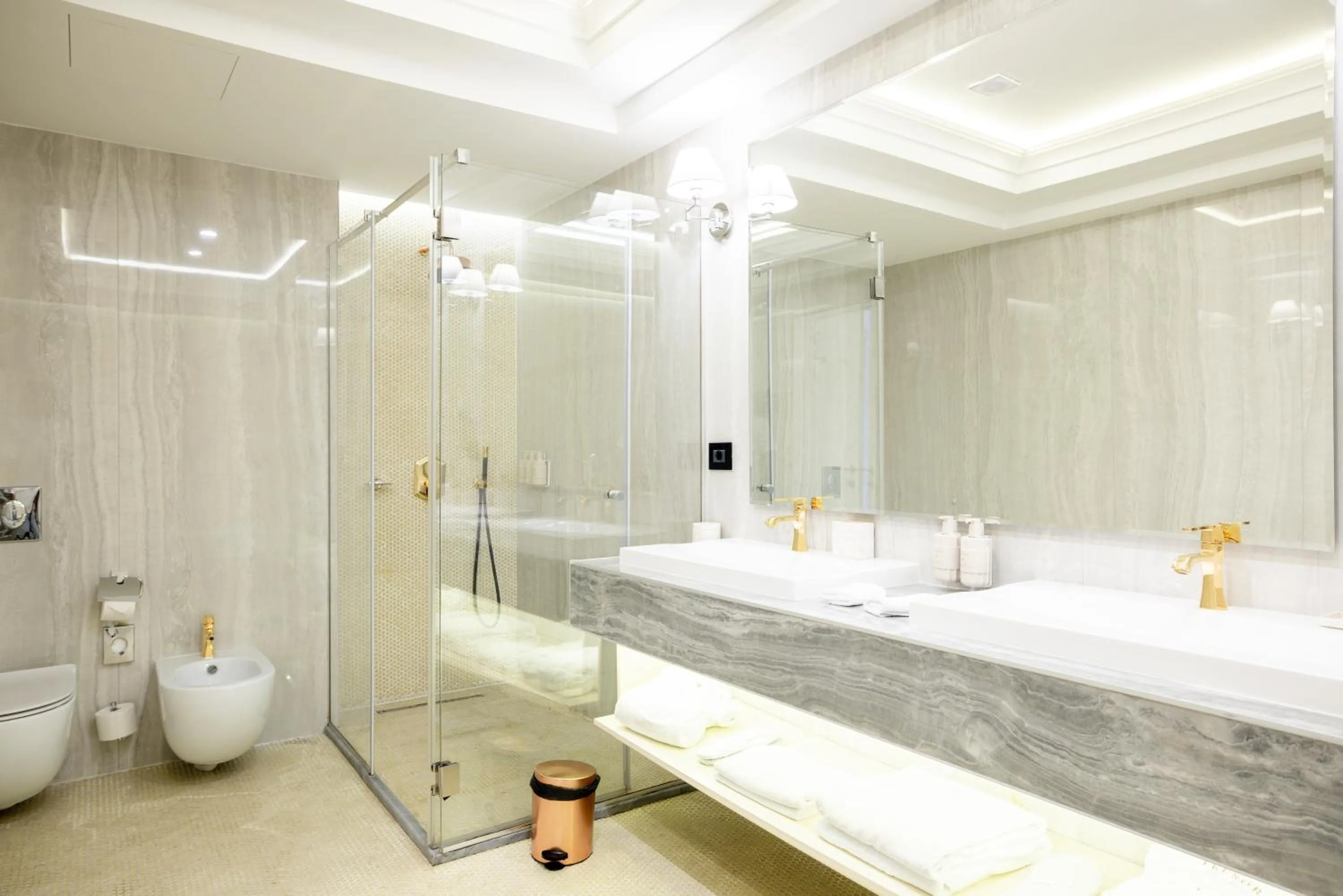 Shower in Tresor Le Palais Timisoara, Curio Collection by Hilton