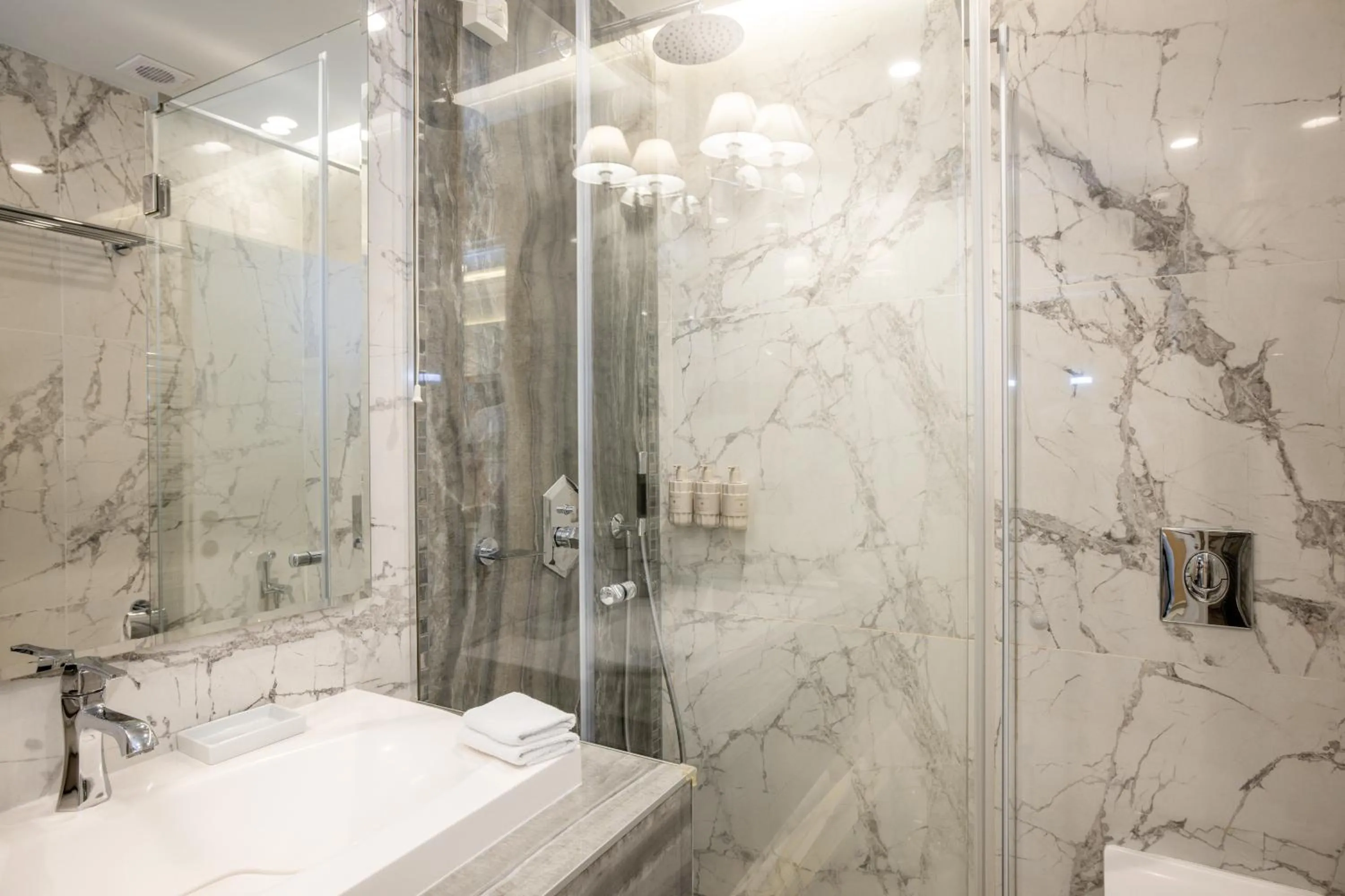 Shower in Tresor Le Palais Timisoara, Curio Collection by Hilton