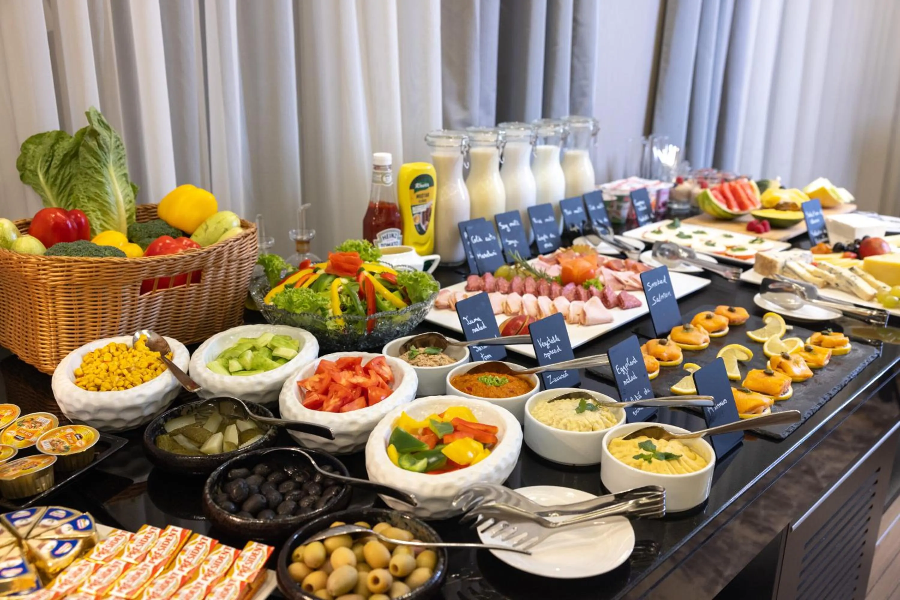 Food in Tresor Le Palais Timisoara, Curio Collection by Hilton