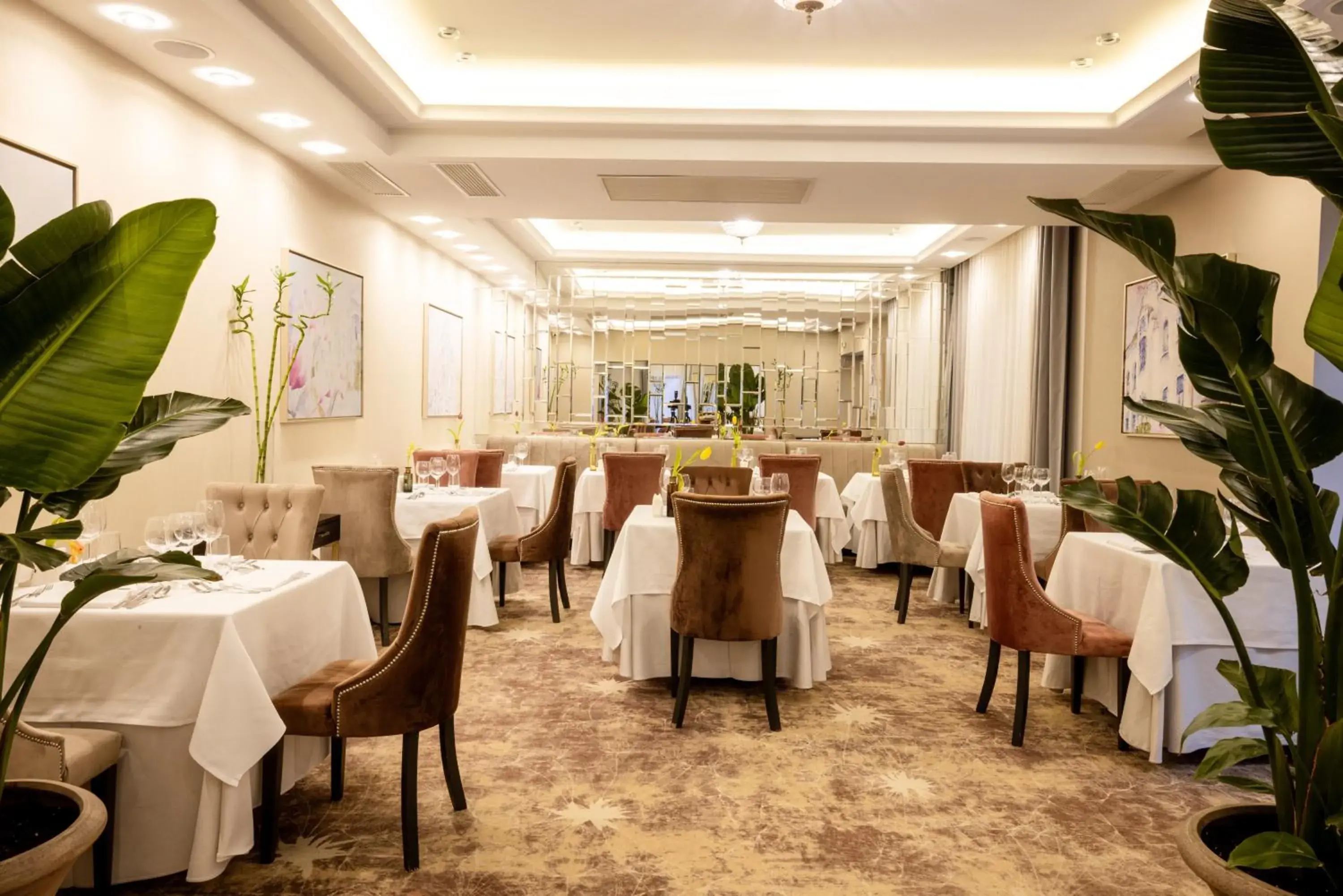 Restaurant/places to eat in Tresor Le Palais Timisoara, Curio Collection by Hilton Restaurant/places to eat in Tresor Le Palais Timisoara, Curio Collection by Hilton
