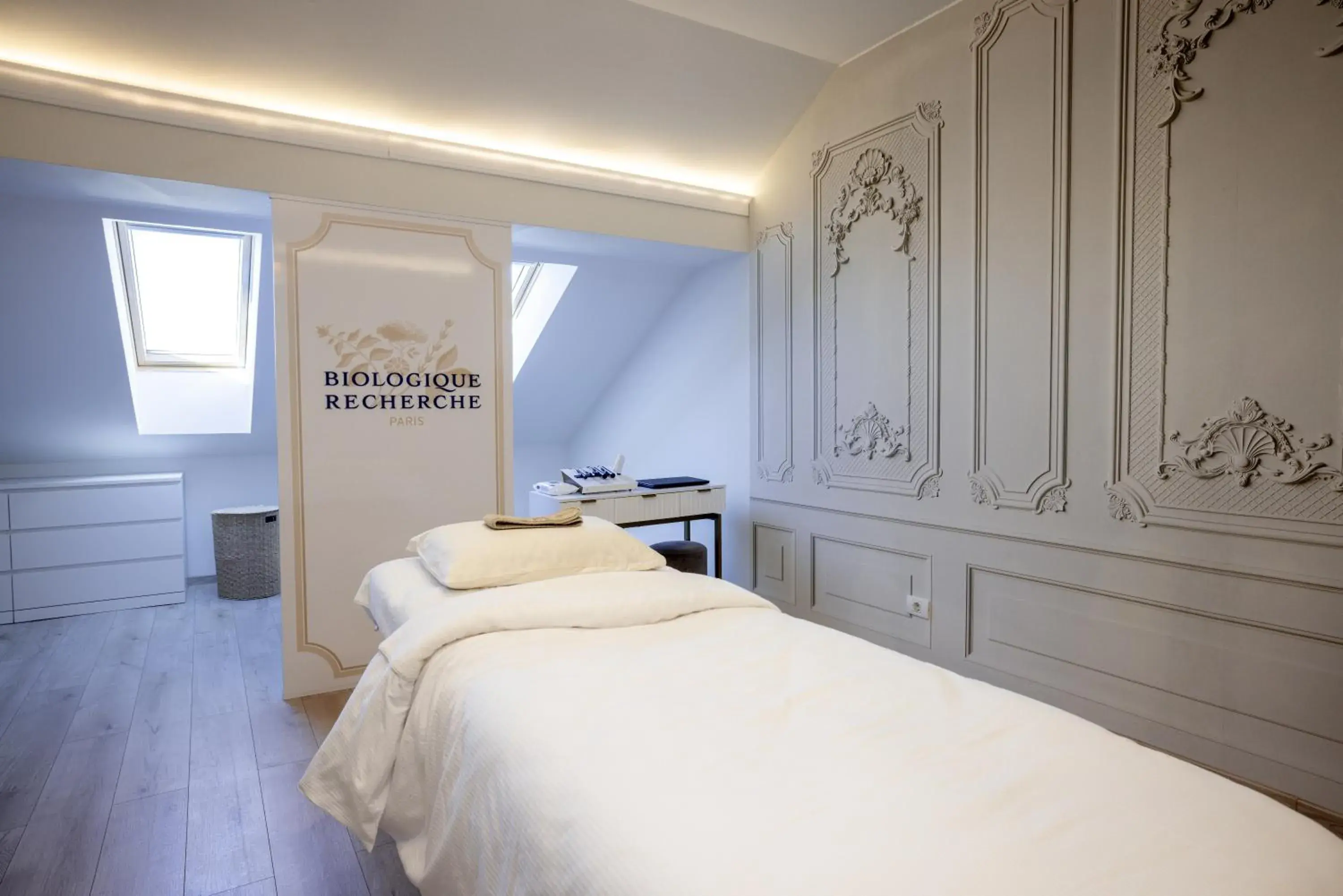 Spa and wellness centre/facilities, Bed in Tresor Le Palais Timisoara, Curio Collection by Hilton Spa and wellness centre/facilities, Bed in Tresor Le Palais Timisoara, Curio Collection by Hilton