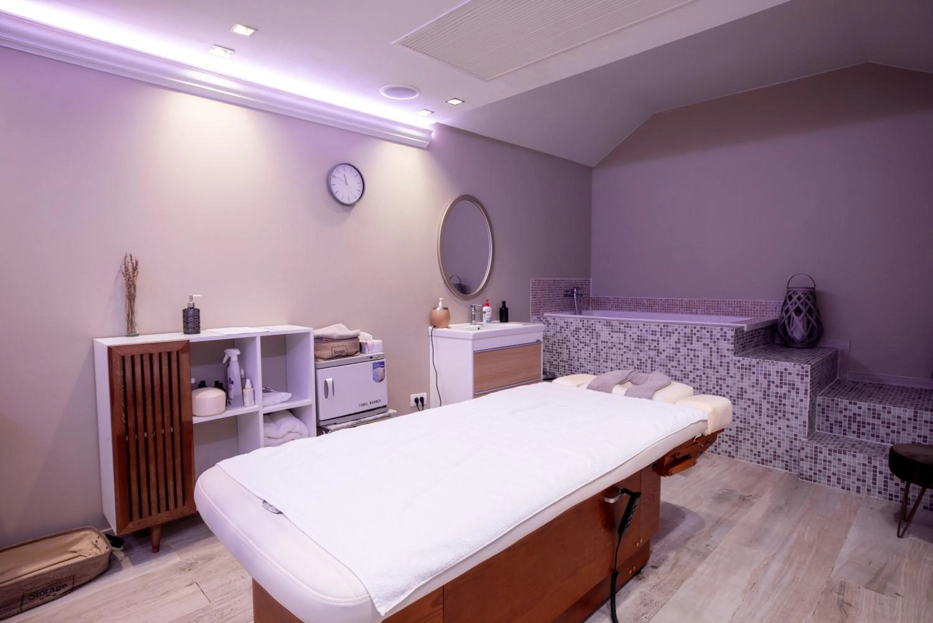 Massage, Bed in Tresor Le Palais Timisoara, Curio Collection by Hilton