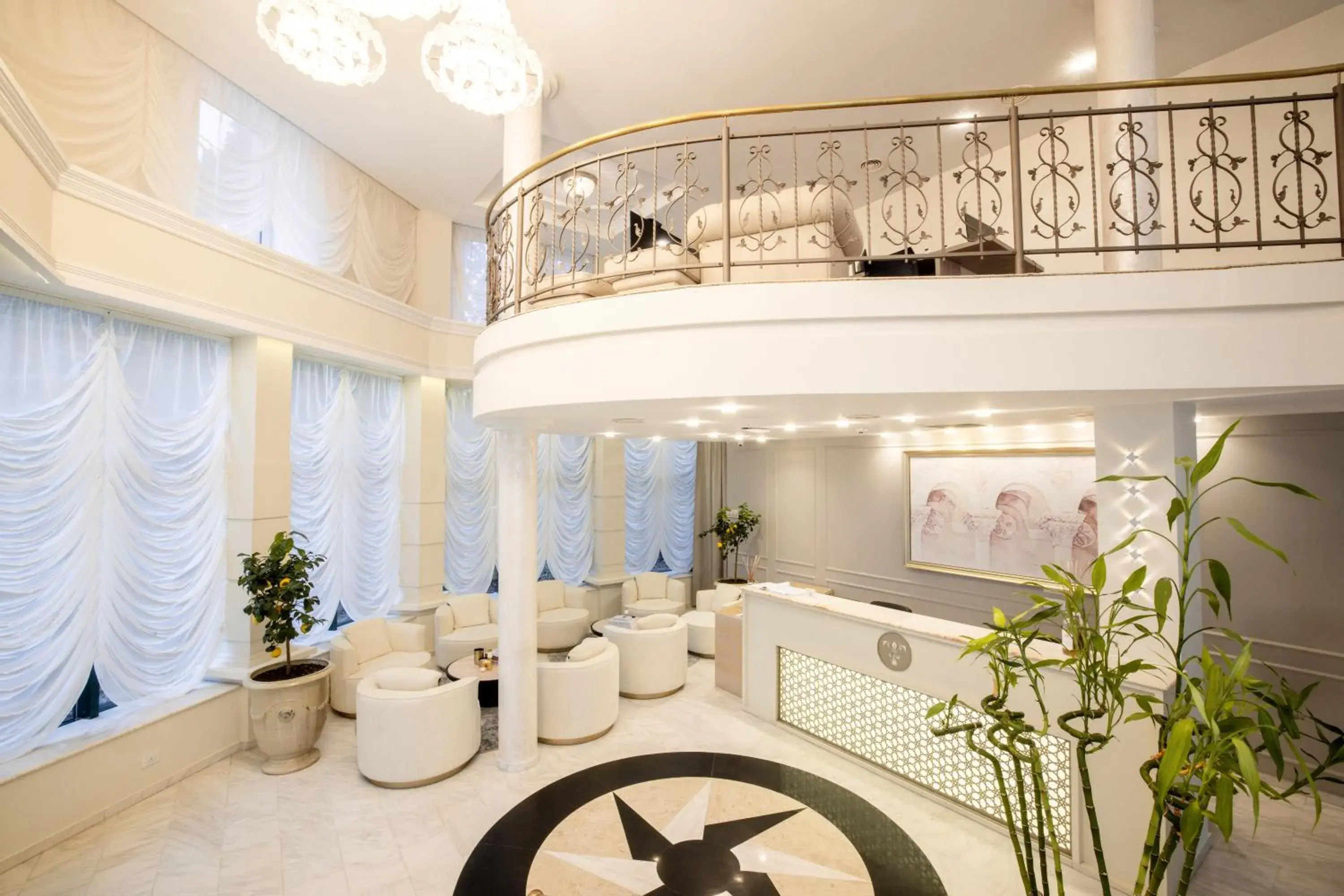 Lobby or reception, Bed in Tresor Le Palais Timisoara, Curio Collection by Hilton Lobby or reception, Bed in Tresor Le Palais Timisoara, Curio Collection by Hilton