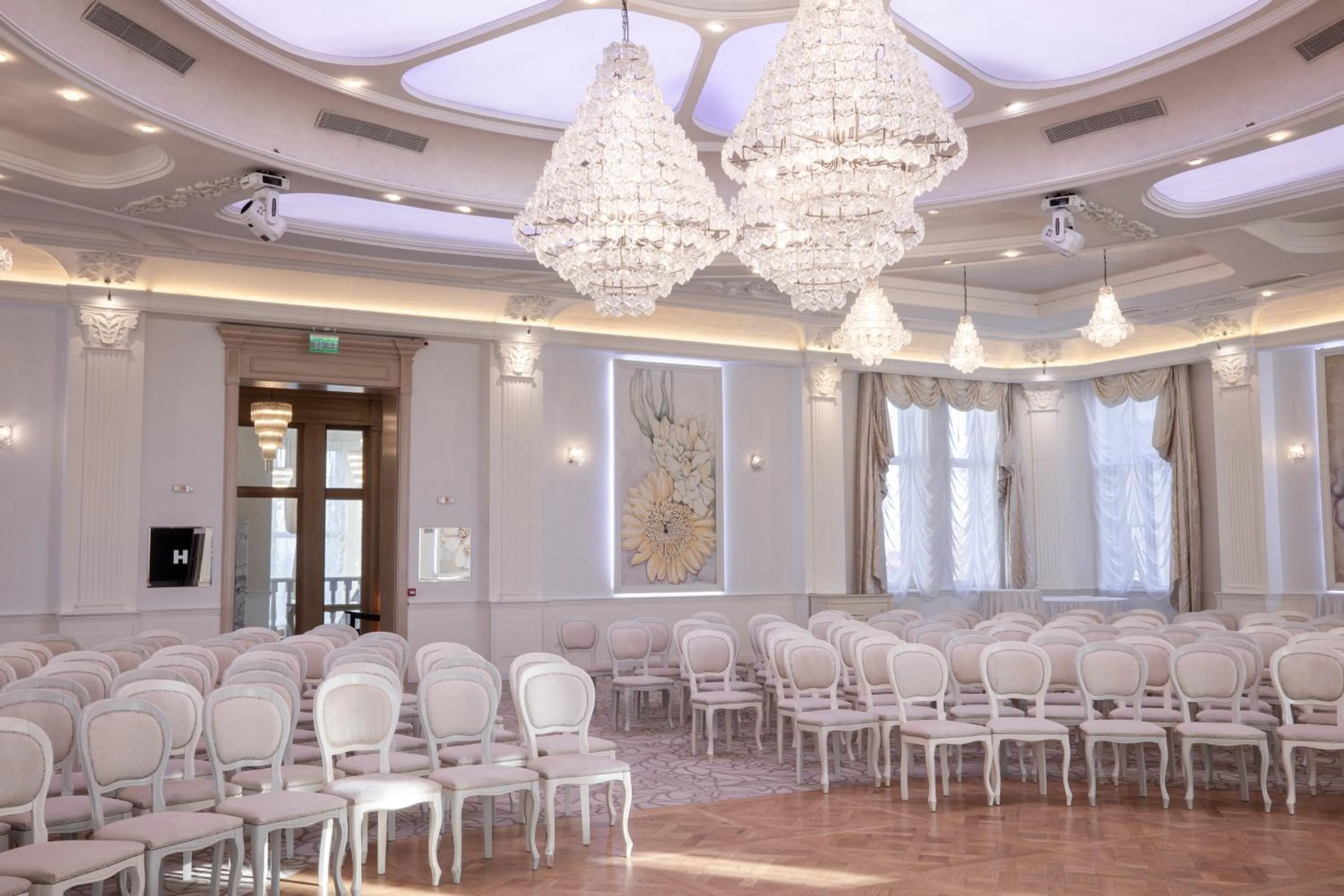 Meeting/conference room in Tresor Le Palais Timisoara, Curio Collection by Hilton