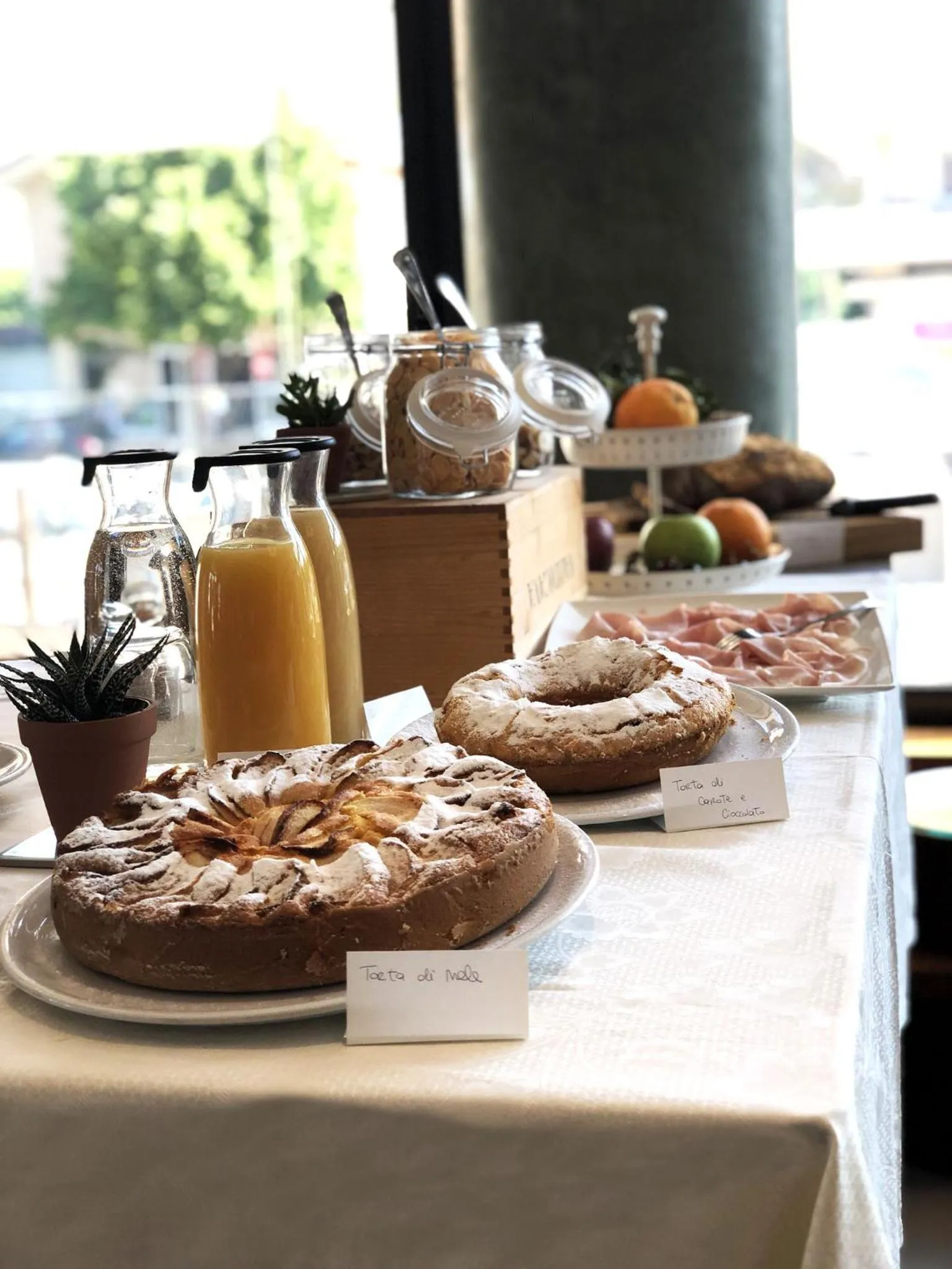 Food and drinks in Hotel Ombra