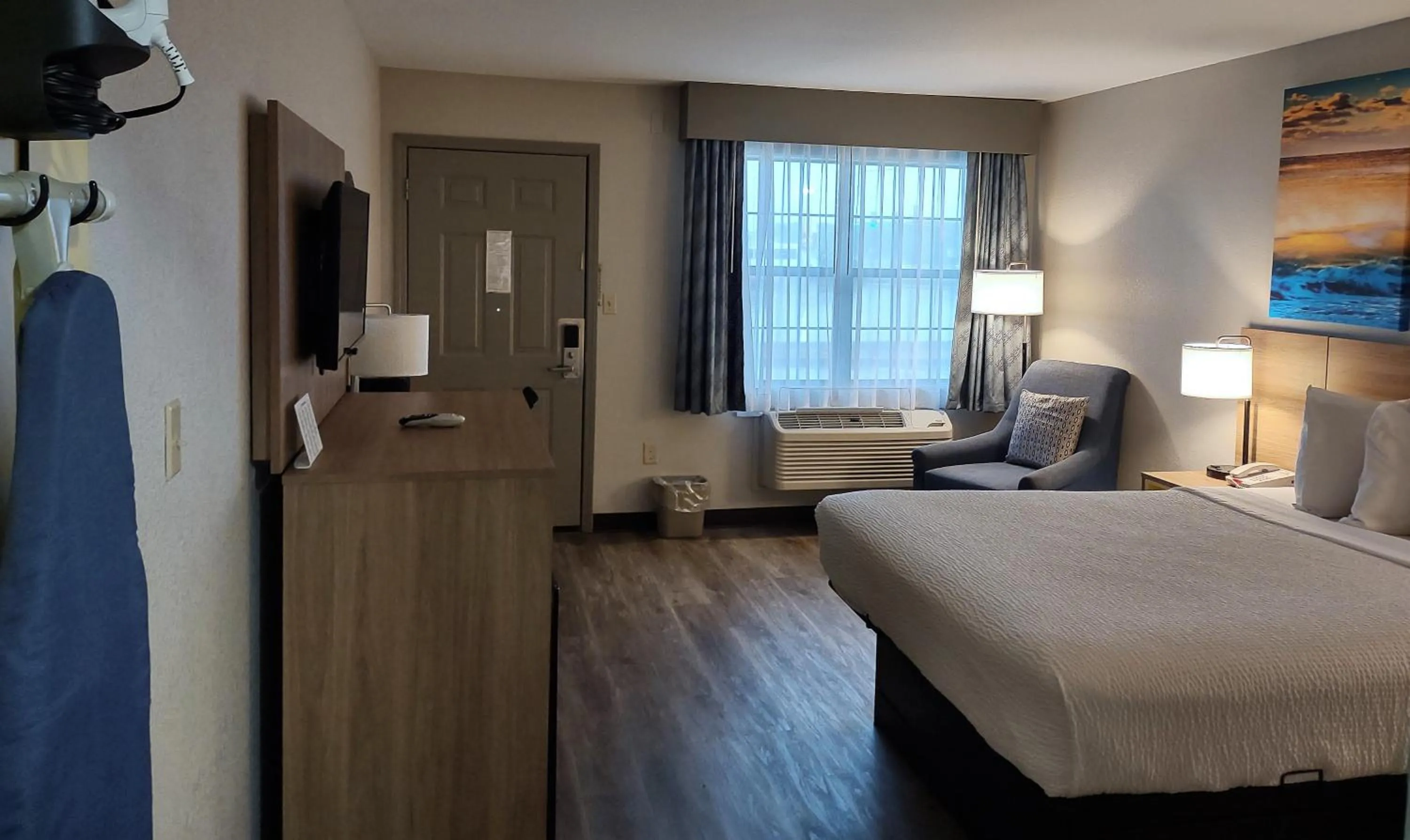Photo of the whole room, Bed in Days Inn by Wyndham Lonoke