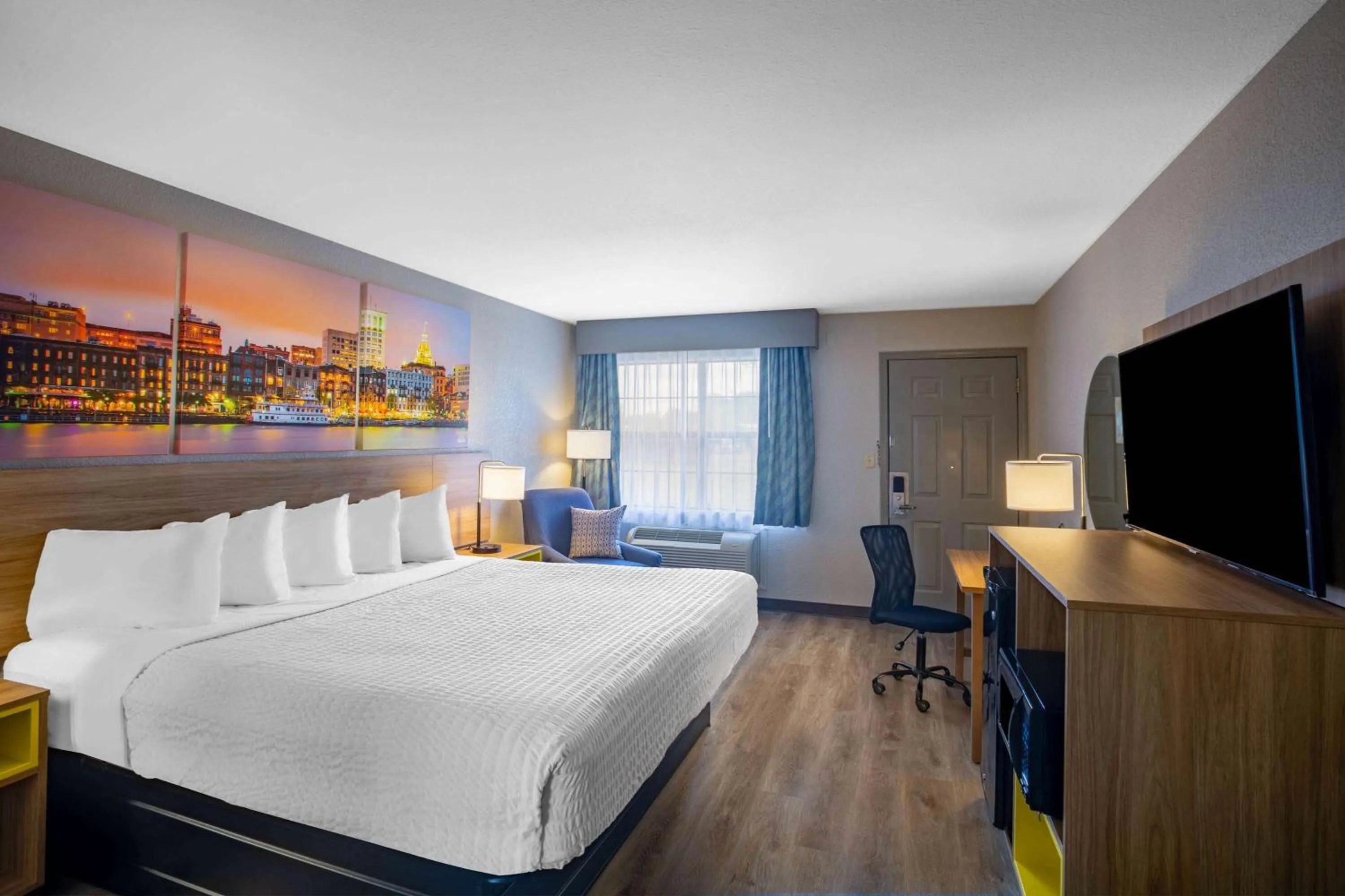 Photo of the whole room, Bed in Days Inn by Wyndham Lonoke