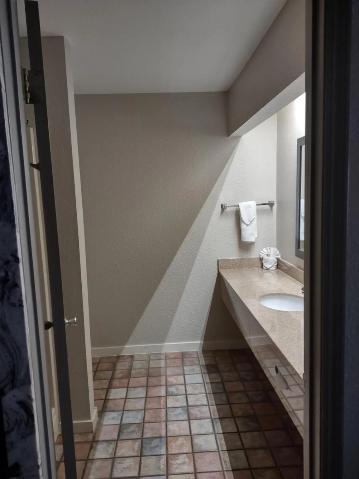 Bathroom, Bed in Days Inn by Wyndham Lonoke